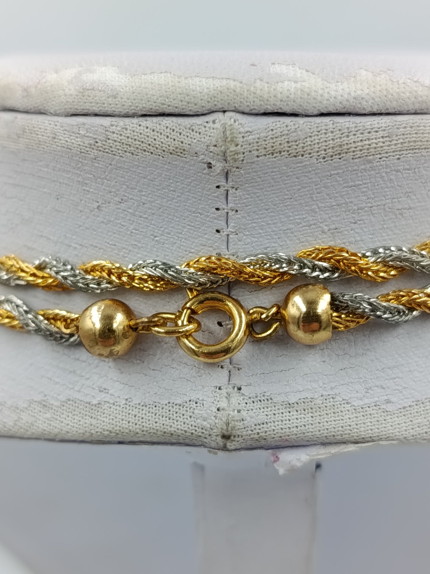 Elegante Vintage-Halskette im klassischen Kordel-Design