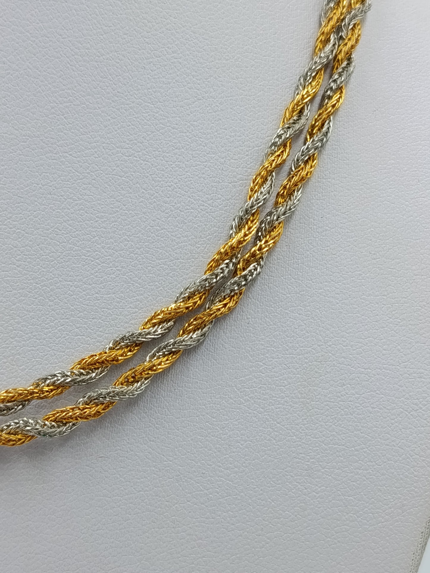 Elegante Vintage-Halskette im klassischen Kordel-Design