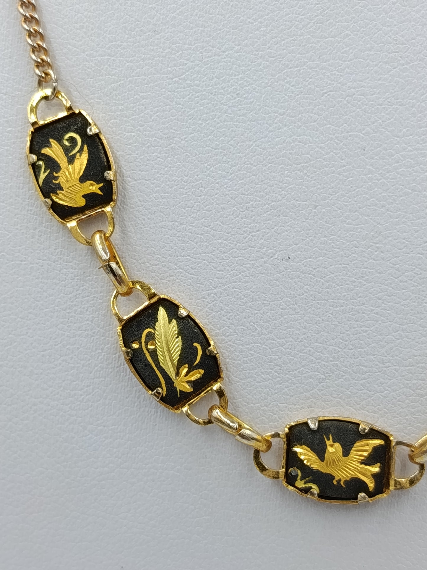 Vintage Collier mit schwarzem Emaille und goldfarbenen Vogelmotiven