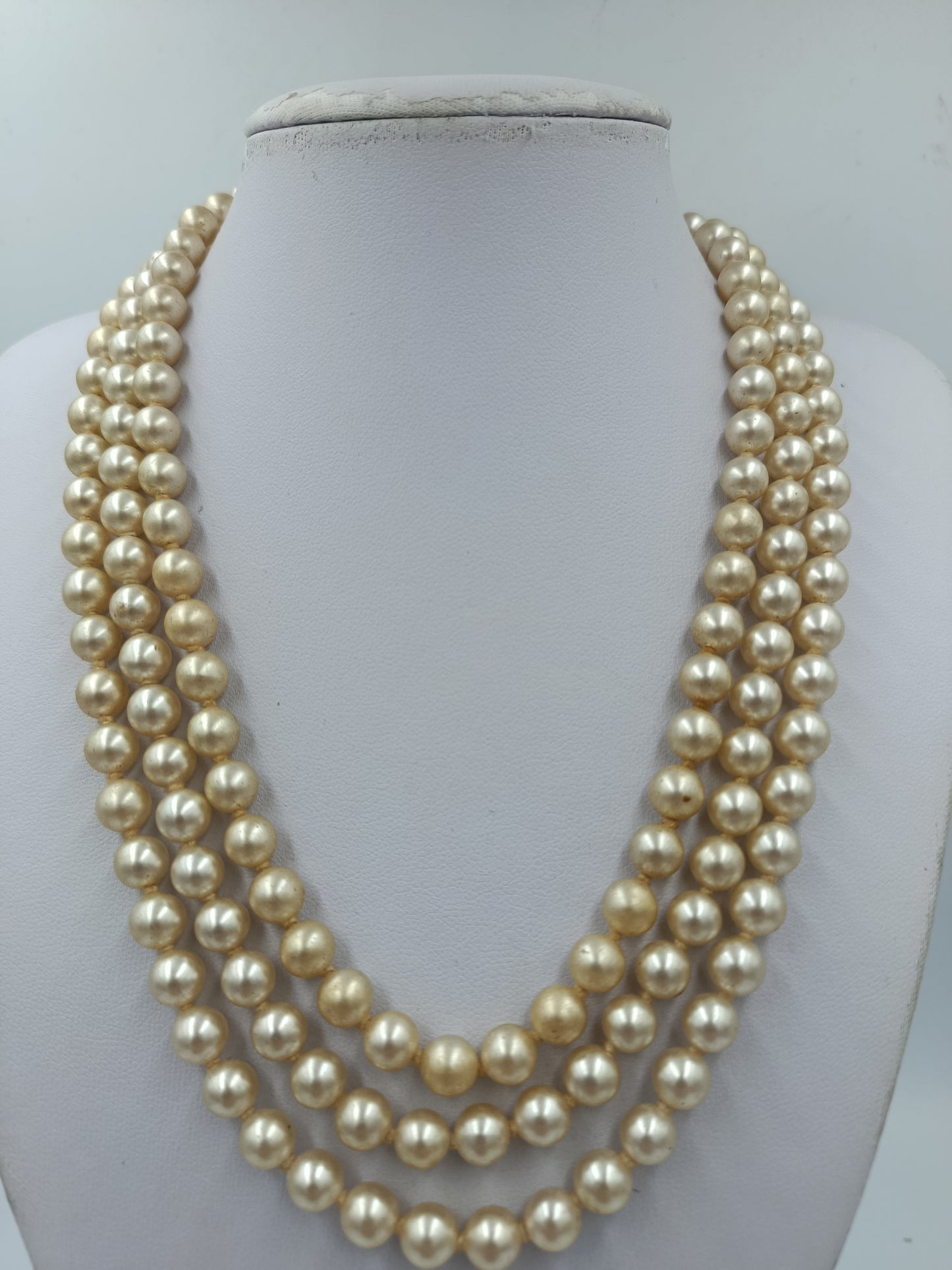 Lange Perlenkette cremefarben klassisch elegant 140 cm