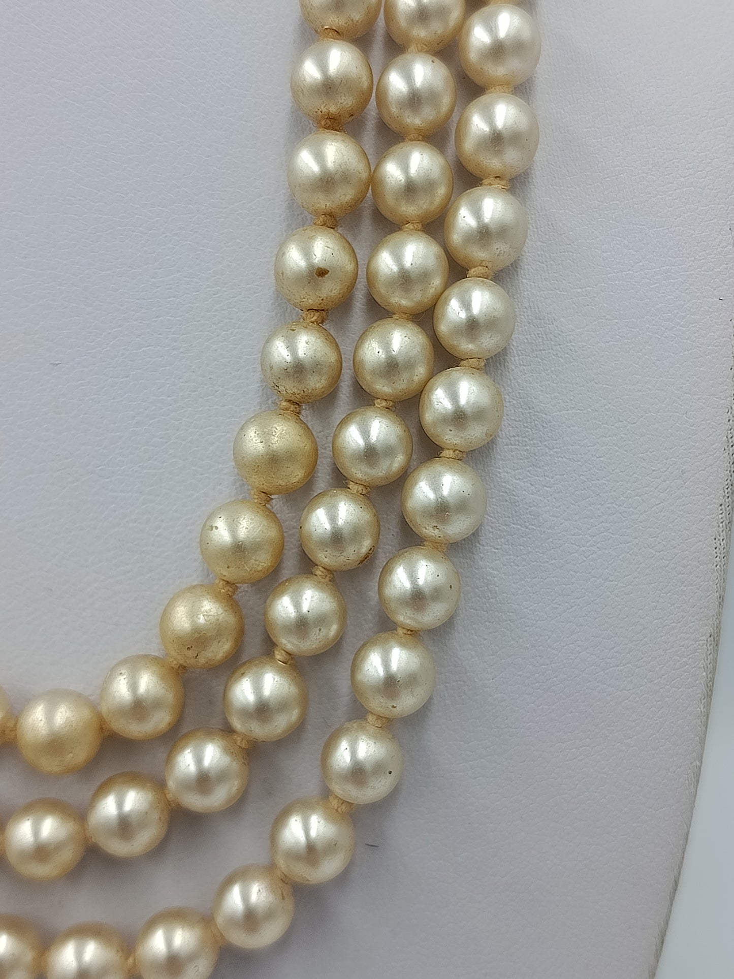 Lange Perlenkette cremefarben klassisch elegant 140 cm
