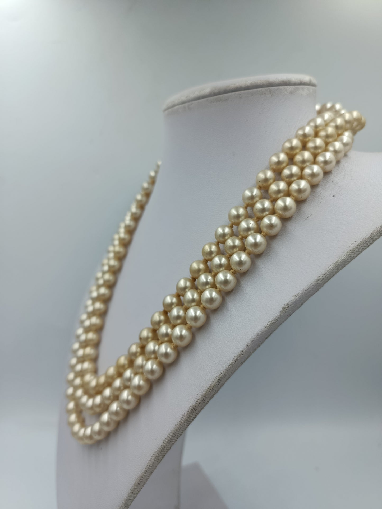 Lange Perlenkette cremefarben klassisch elegant 140 cm