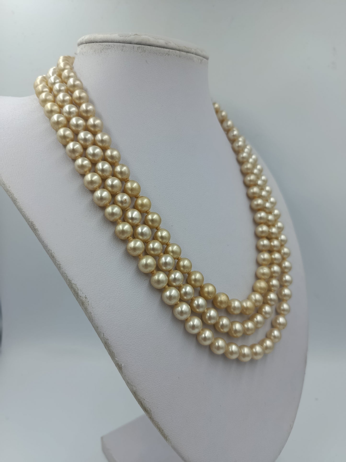 Lange Perlenkette cremefarben klassisch elegant 140 cm
