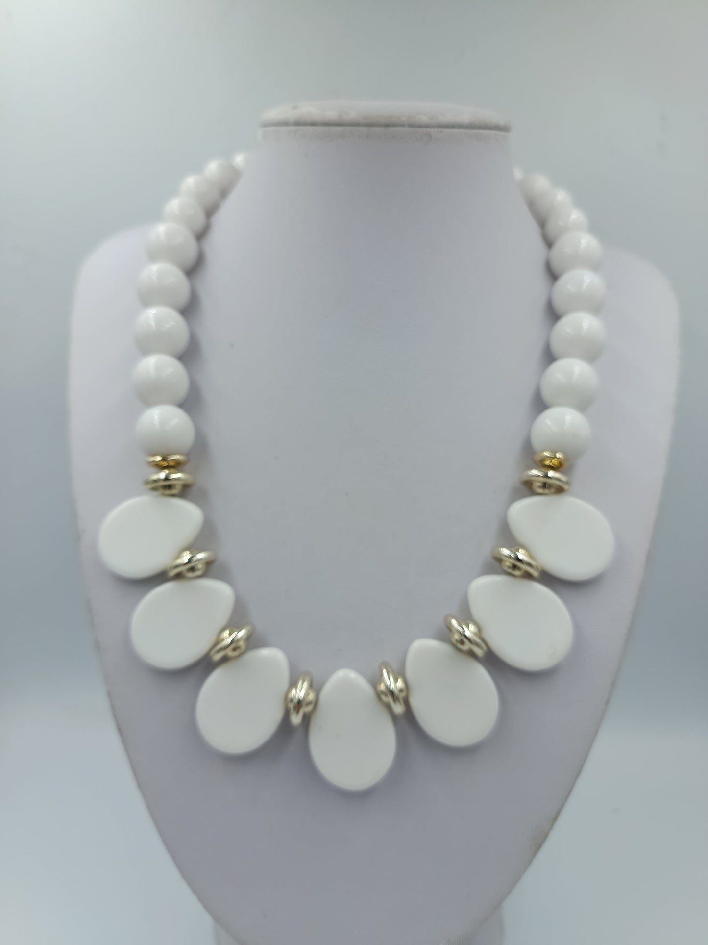 Statement Kette Weiß Gold  große Perlen  Tropfen Design