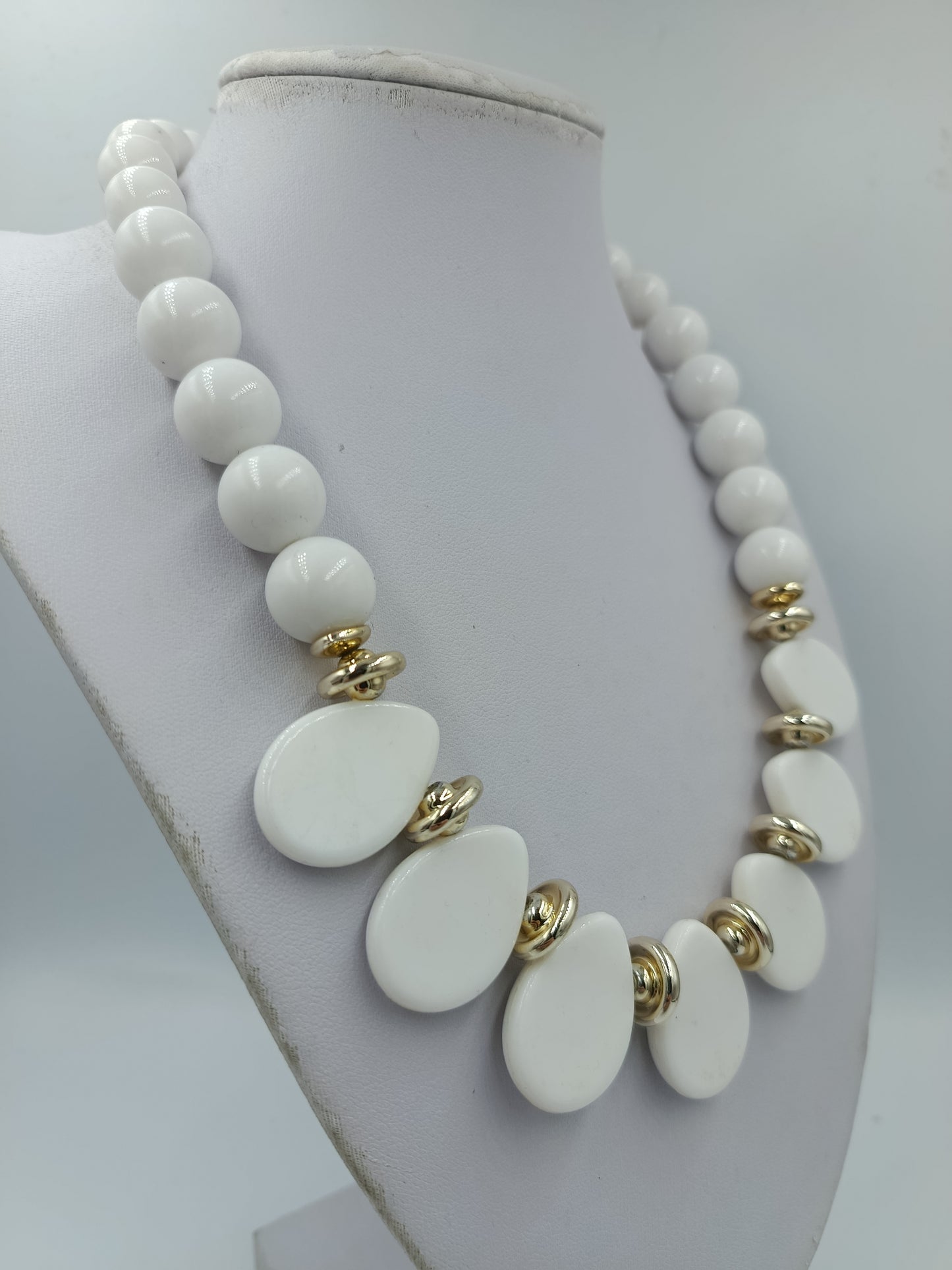 Statement Kette Weiß Gold  große Perlen  Tropfen Design