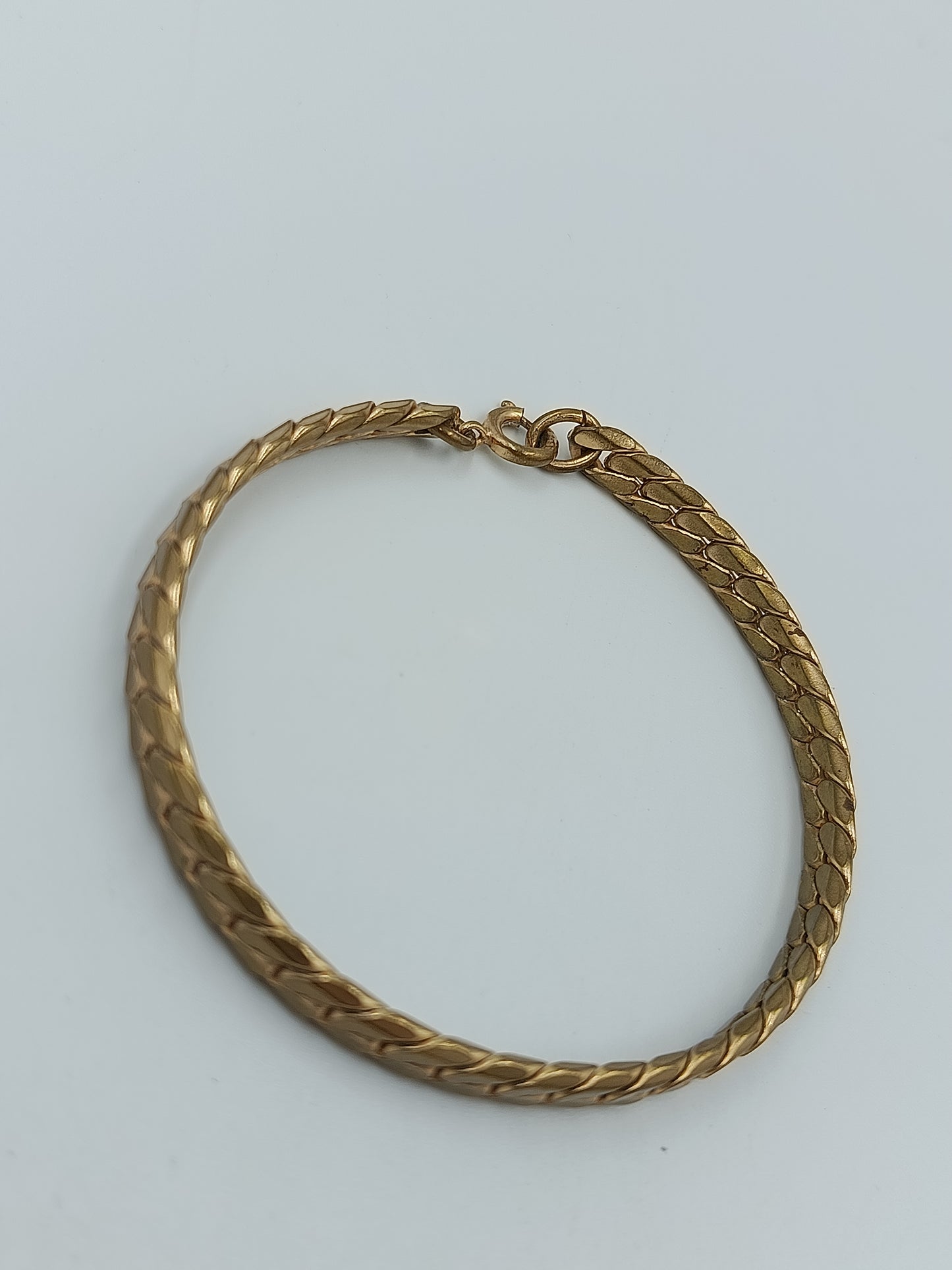 Elegantes Goldfarbenes Vintage Armband im Flecht Design