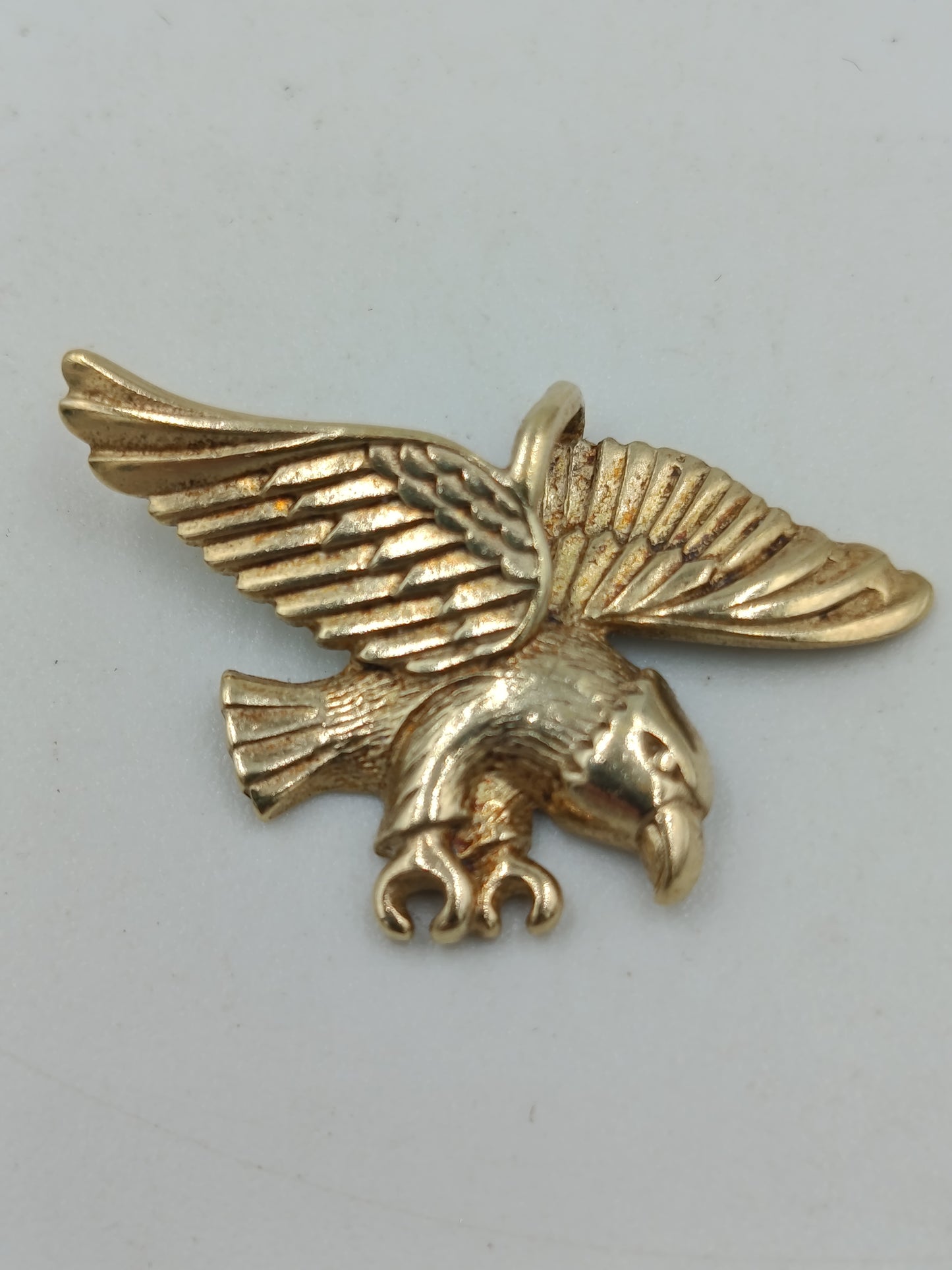 Vintage Anhänger Adler goldfarben kraftvolles Tiermotiv