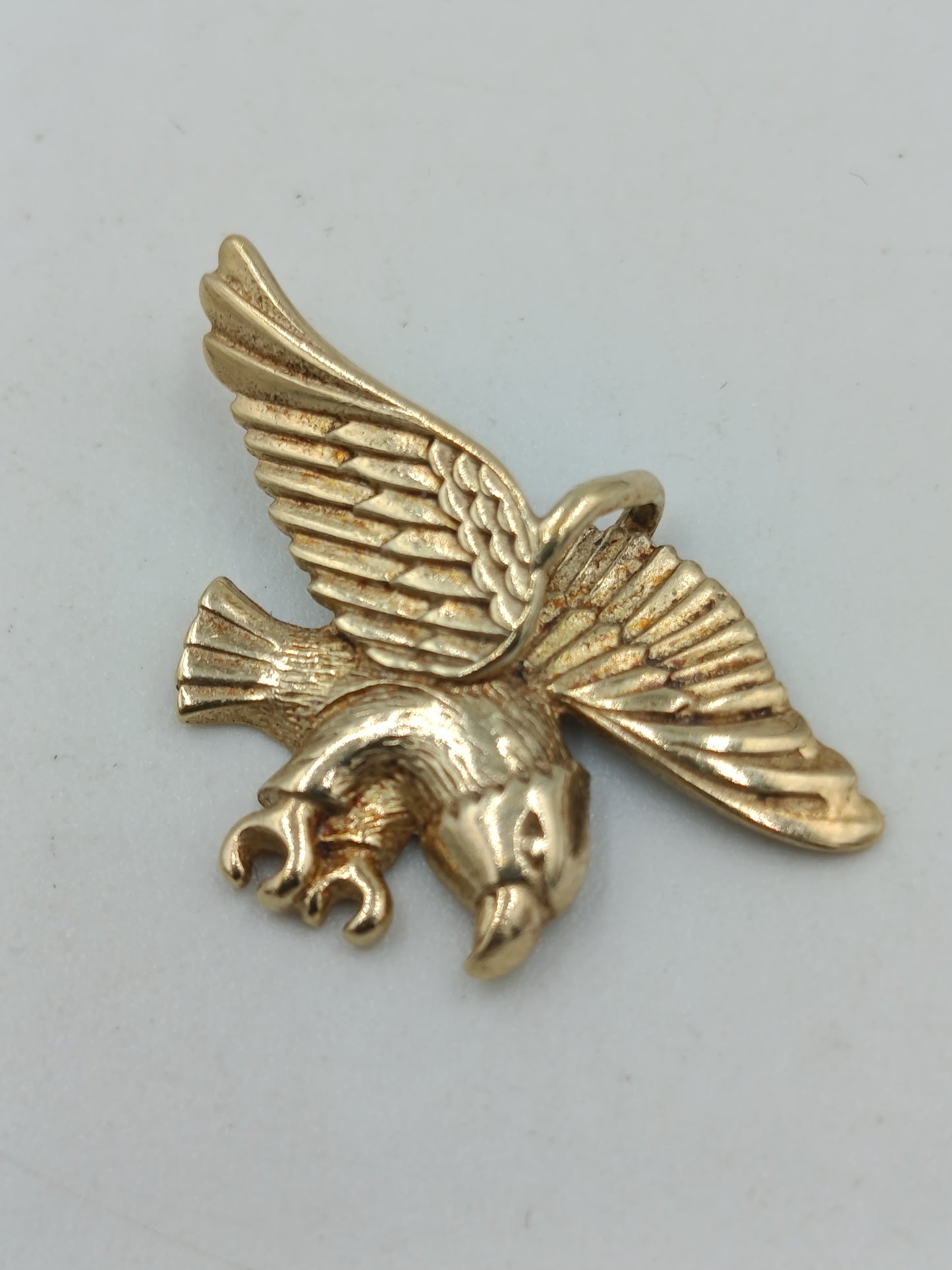 Vintage Anhänger Adler goldfarben kraftvolles Tiermotiv