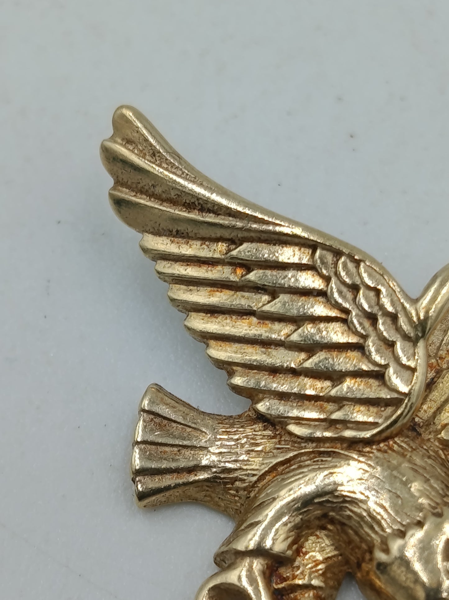 Vintage Anhänger Adler goldfarben kraftvolles Tiermotiv