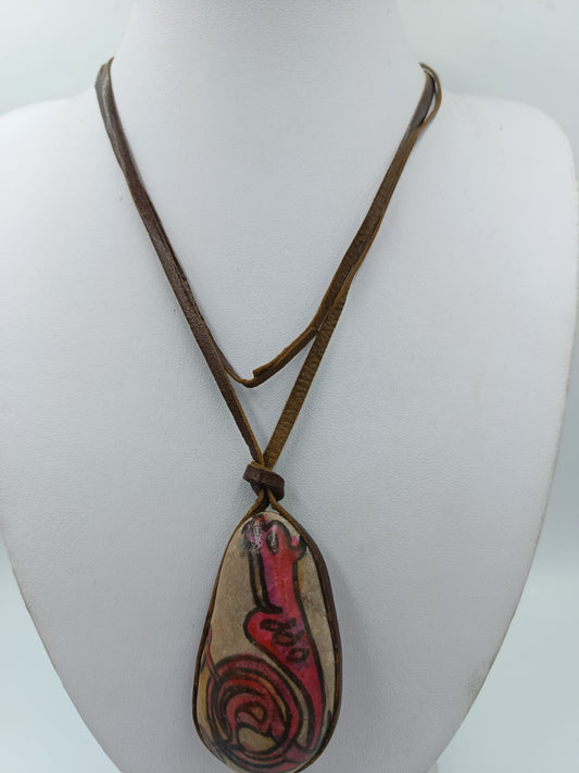 Boho Lederkette mit handbemaltem Anhänger  Unikat im Ethno-Stil
