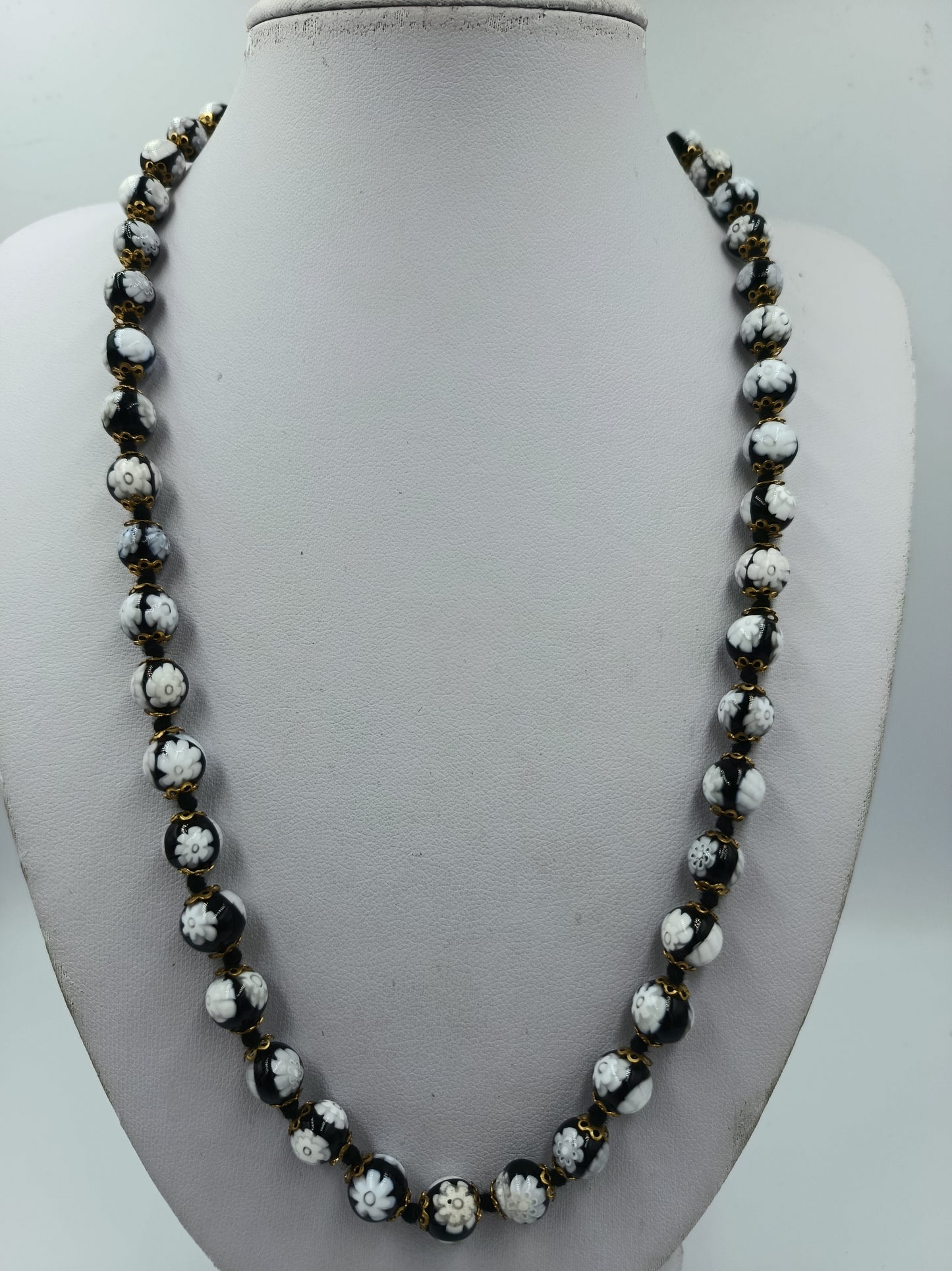 Vintage Schmuckset Murano Glas Halskette und Armband Schwarz Weiß Floral