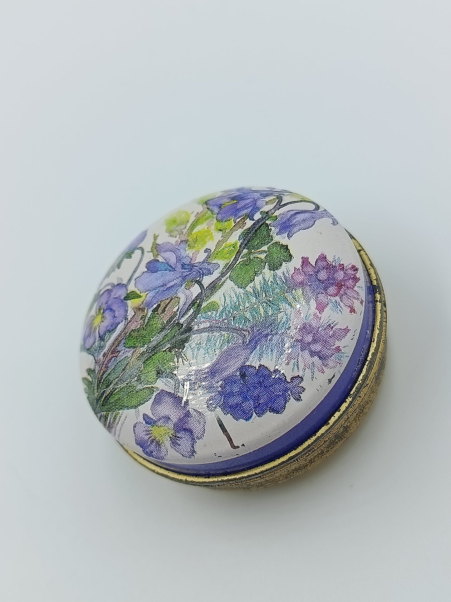 Charmante Vintage Pillendose mit Blumenmotiv rund