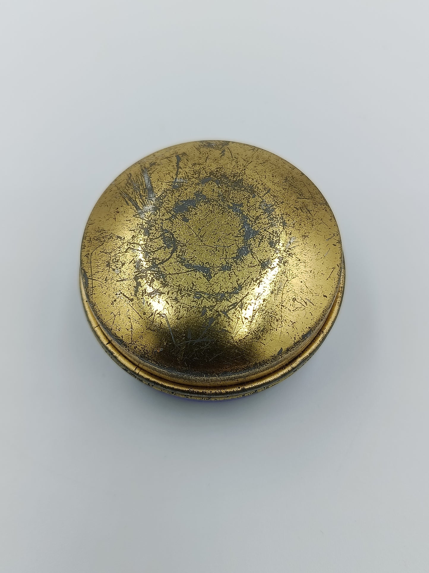 Charmante Vintage Pillendose mit Blumenmotiv rund