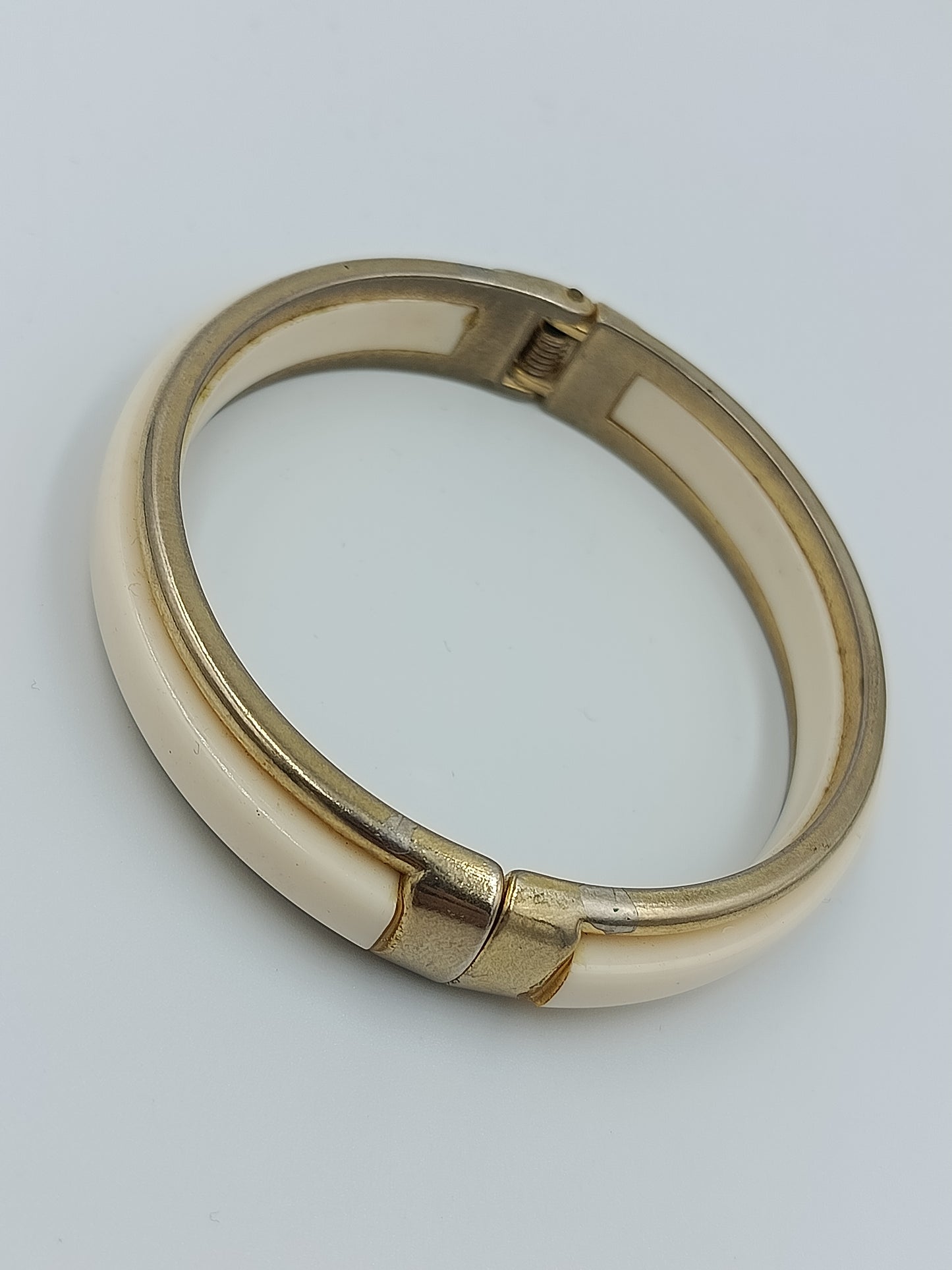 Eleganter Vintage Armreif klappbar creme Gold