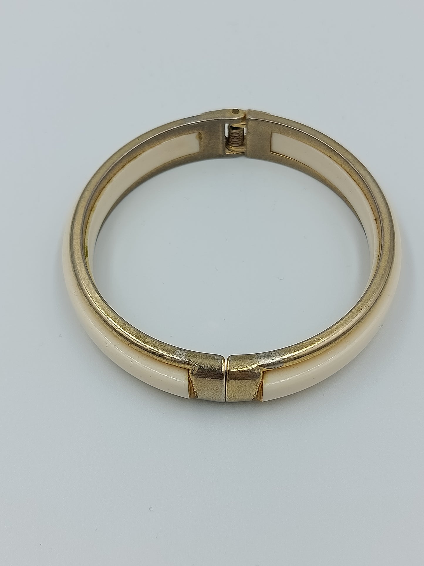 Eleganter Vintage Armreif klappbar creme Gold