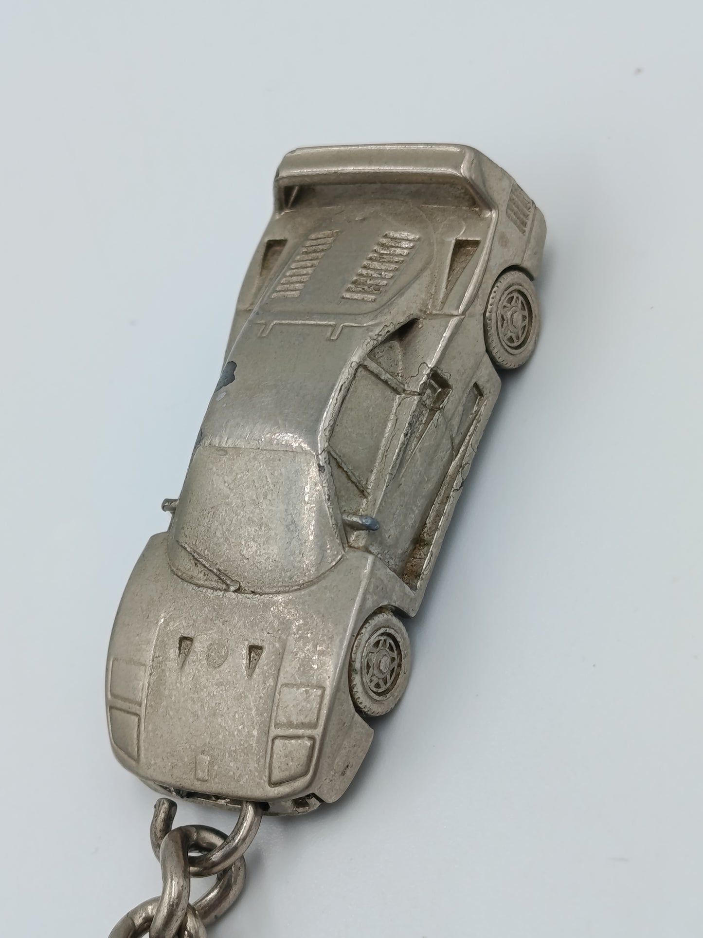 Vintage Schlüsselanhänger Auto Metall Silber Sportwagen Design