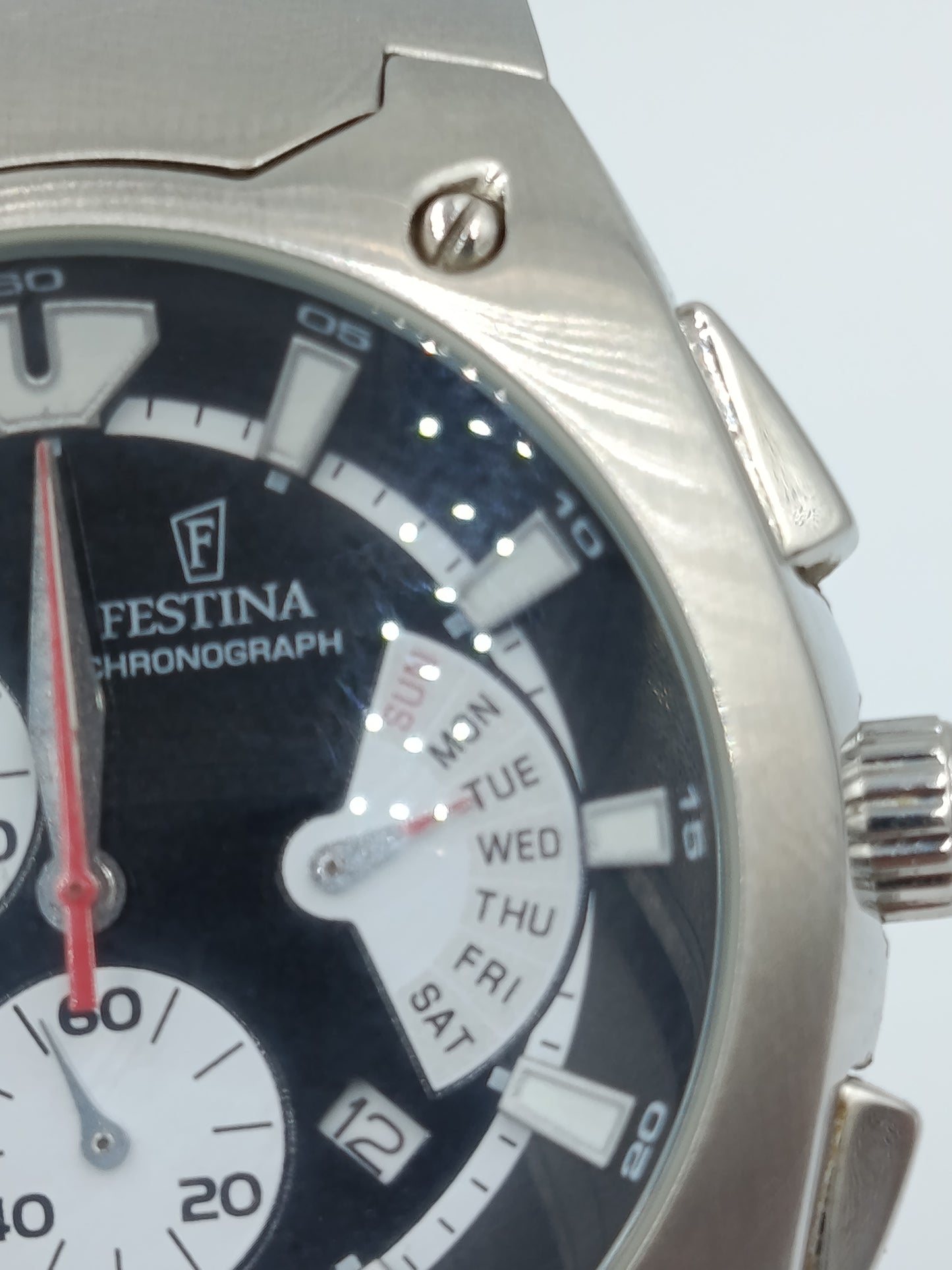 FESTINA Chronograph Herren Uhr Edelstahl Schwarz Silber 100m Datum Sportlich