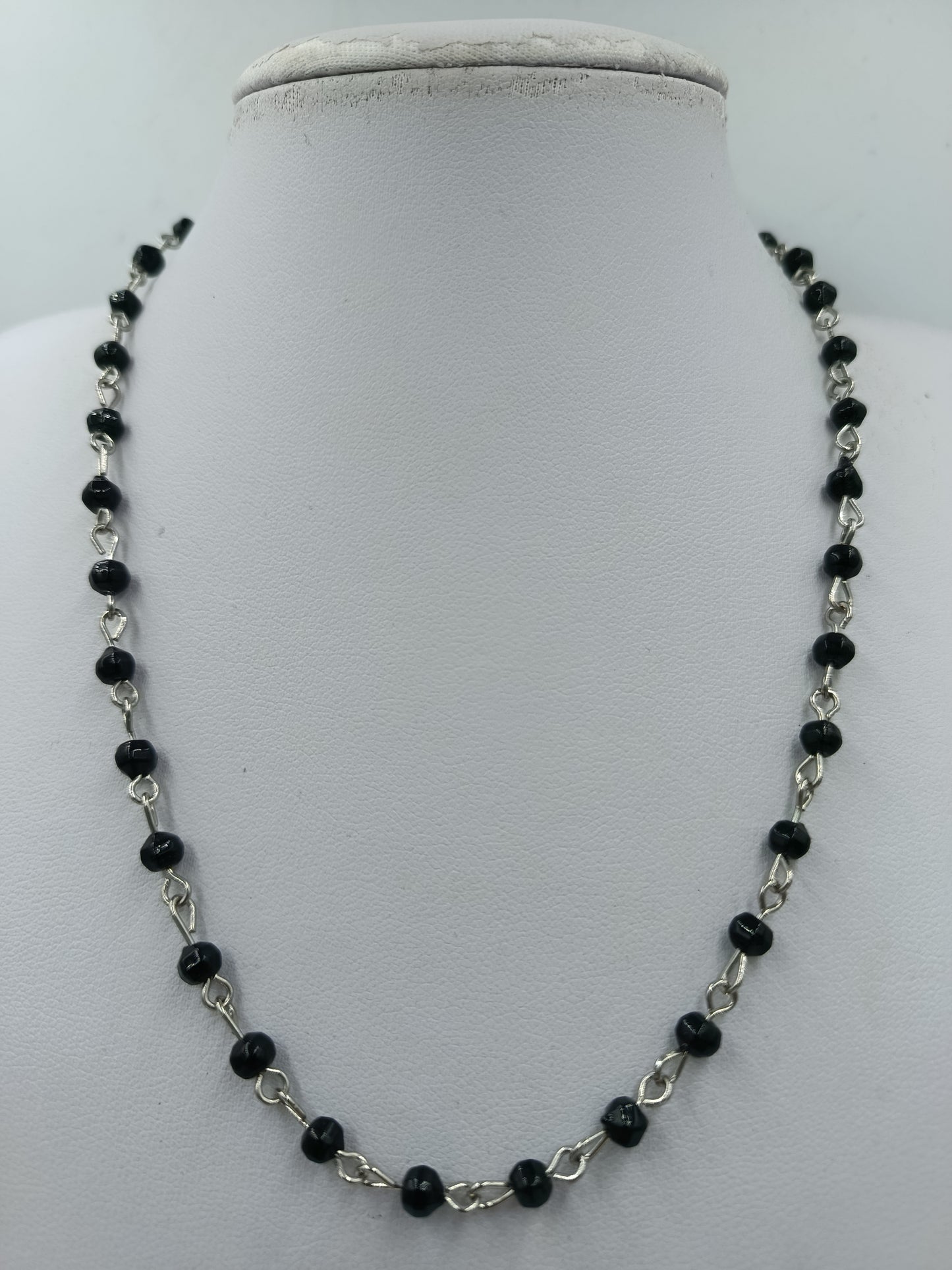 Feine schwarze Perlenkette Silber filigran minimalistisch Halskette