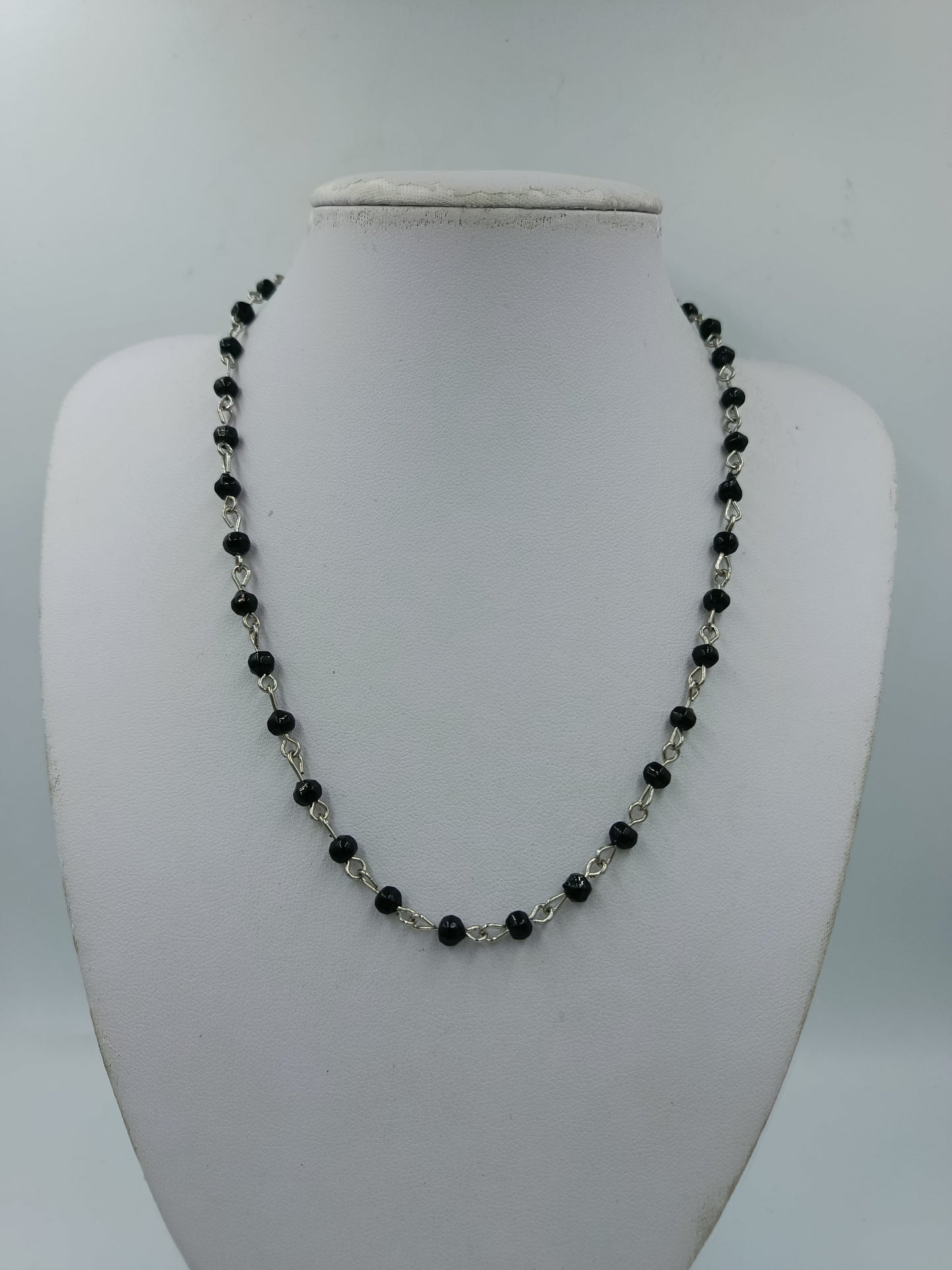 Feine schwarze Perlenkette Silber filigran minimalistisch Halskette