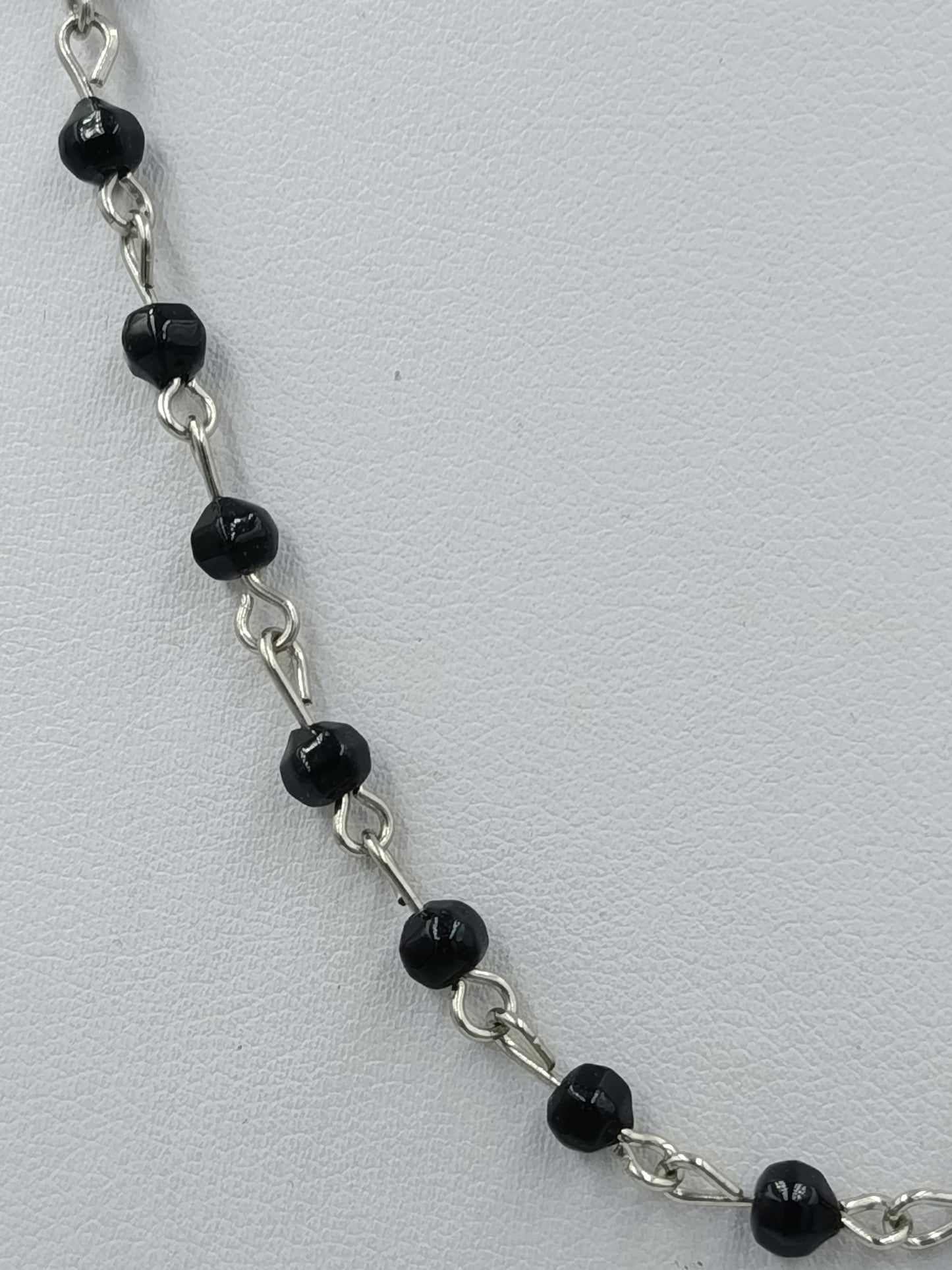 Feine schwarze Perlenkette Silber filigran minimalistisch Halskette