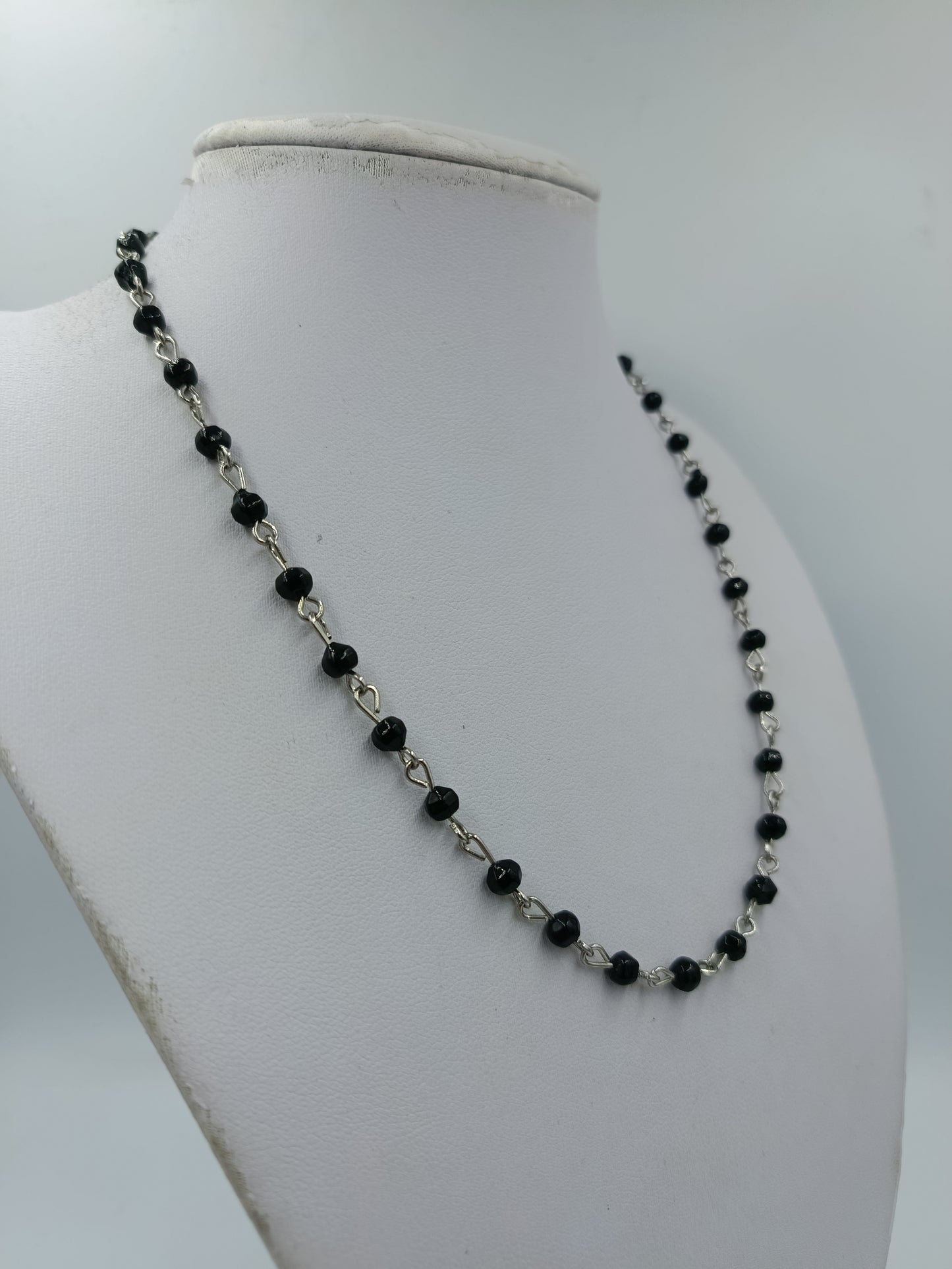 Feine schwarze Perlenkette Silber filigran minimalistisch Halskette