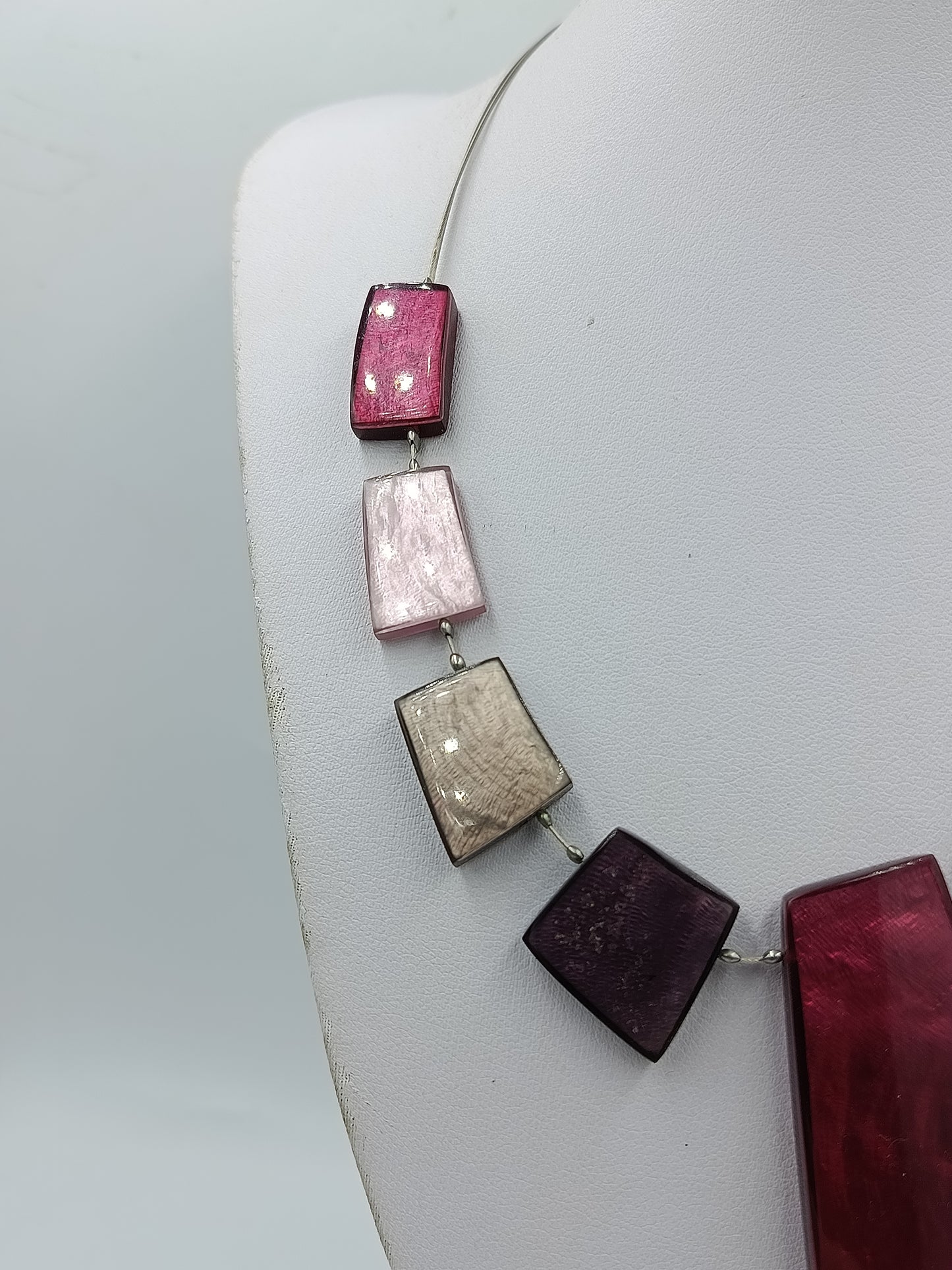 Statement Kette geometrisch Rot Rosa Grau Collier modern