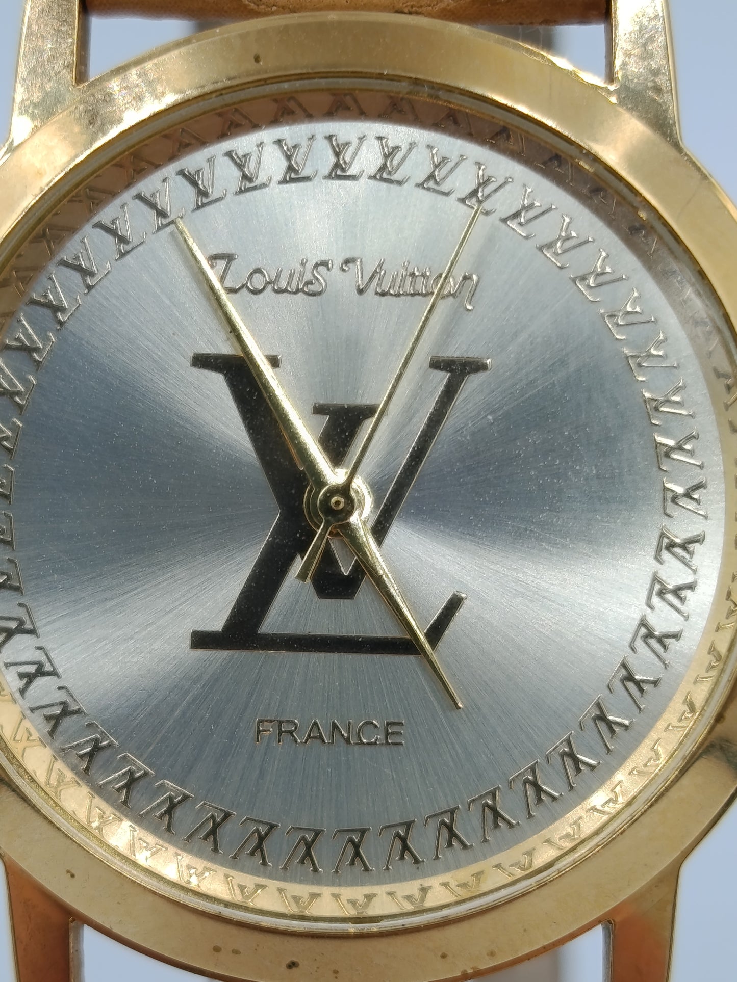 Damen Uhr Goldfarben mit Lederarmband 24 cm