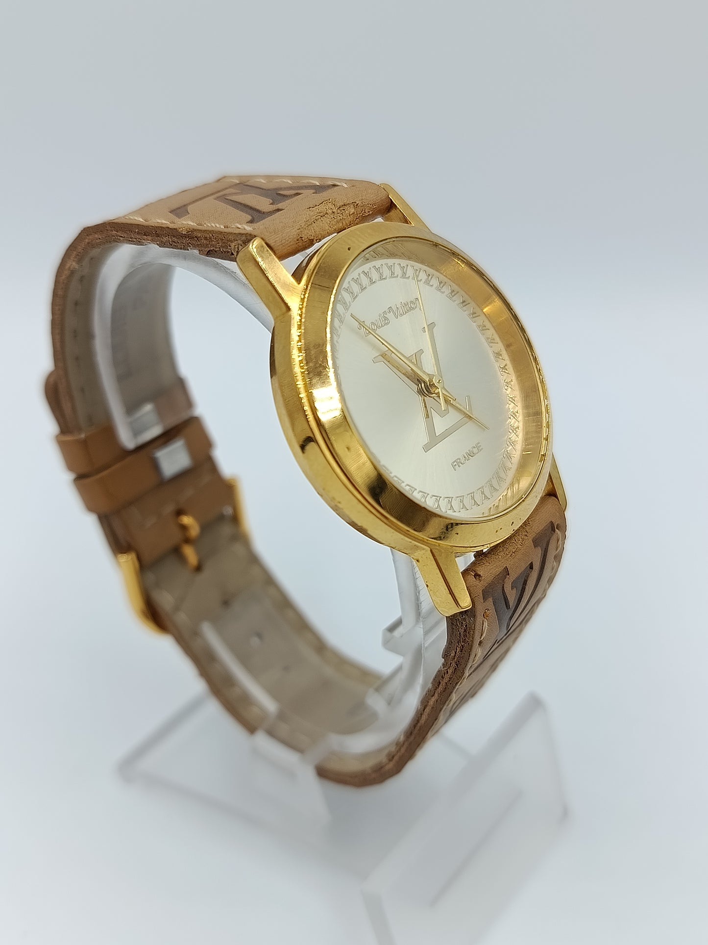 Damen Uhr Goldfarben mit Lederarmband 24 cm