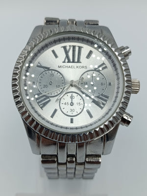 Damen Uhr Silberfarben mit Metallarmband Chrono-Optik