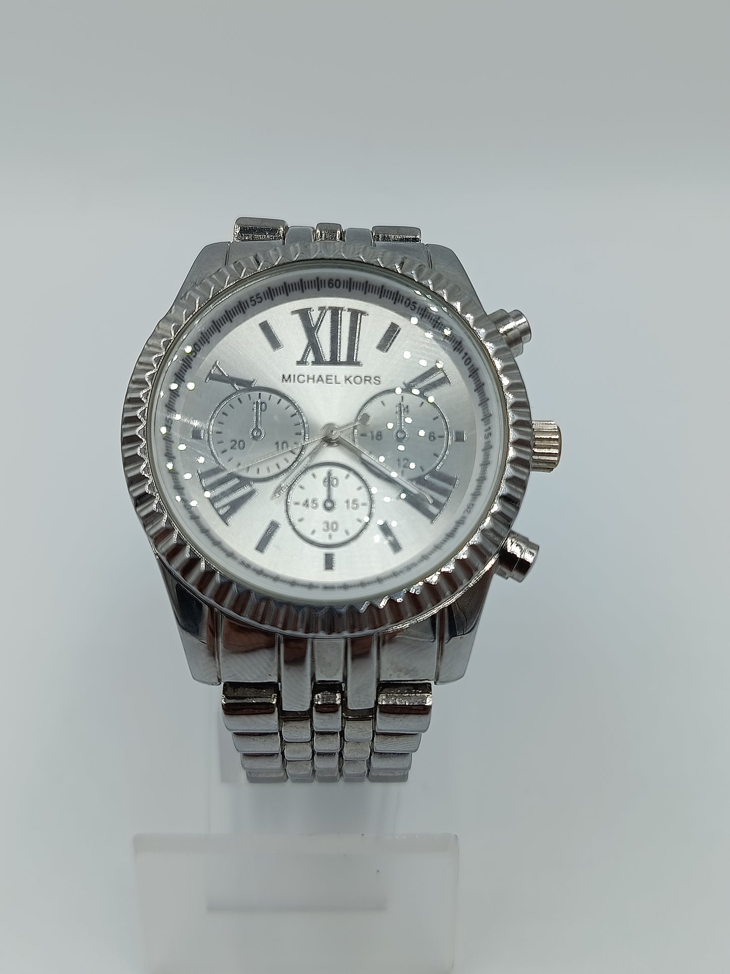 Damen Uhr Silberfarben mit Metallarmband Chrono-Optik