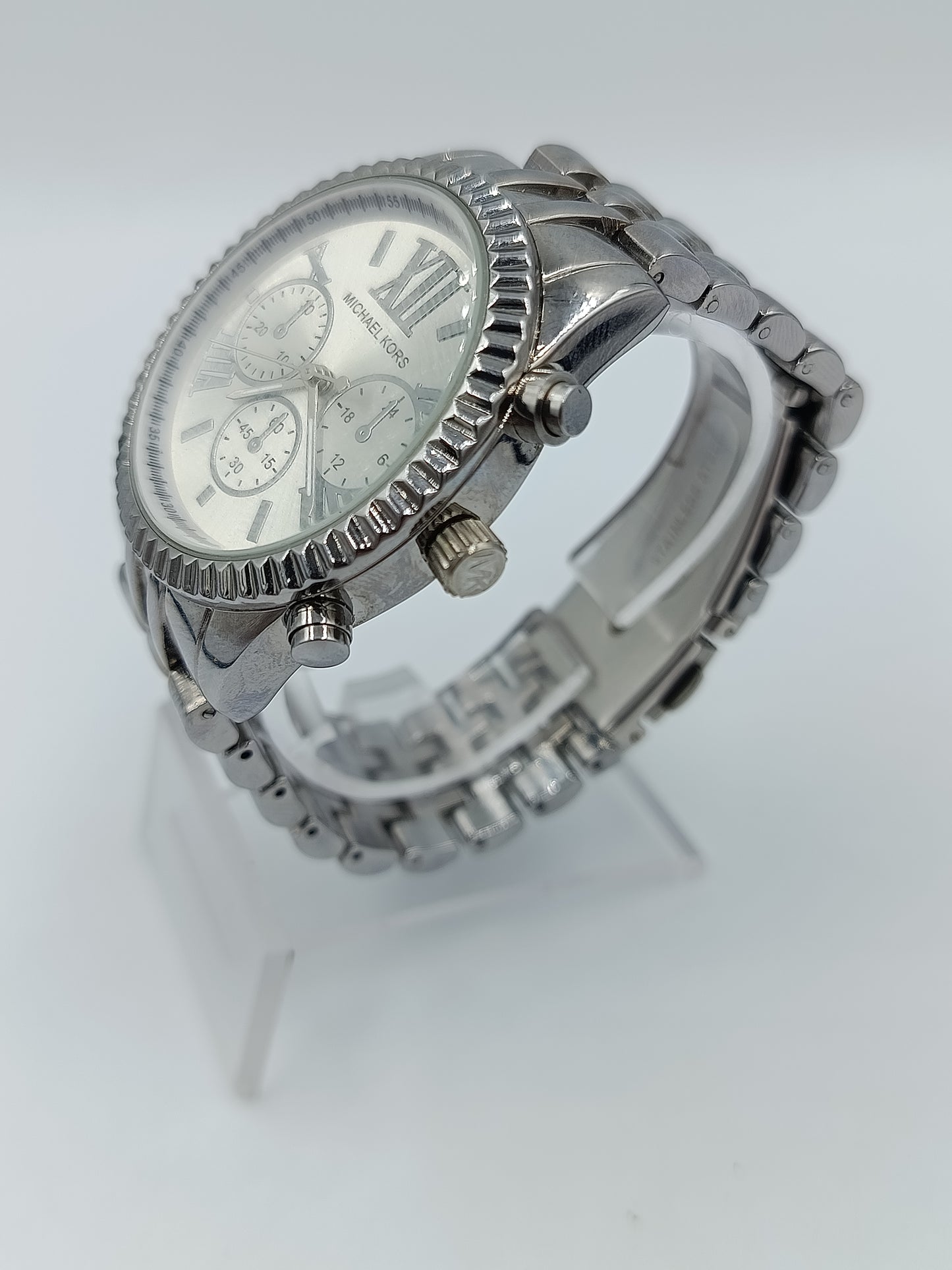 Damen Uhr Silberfarben mit Metallarmband Chrono-Optik