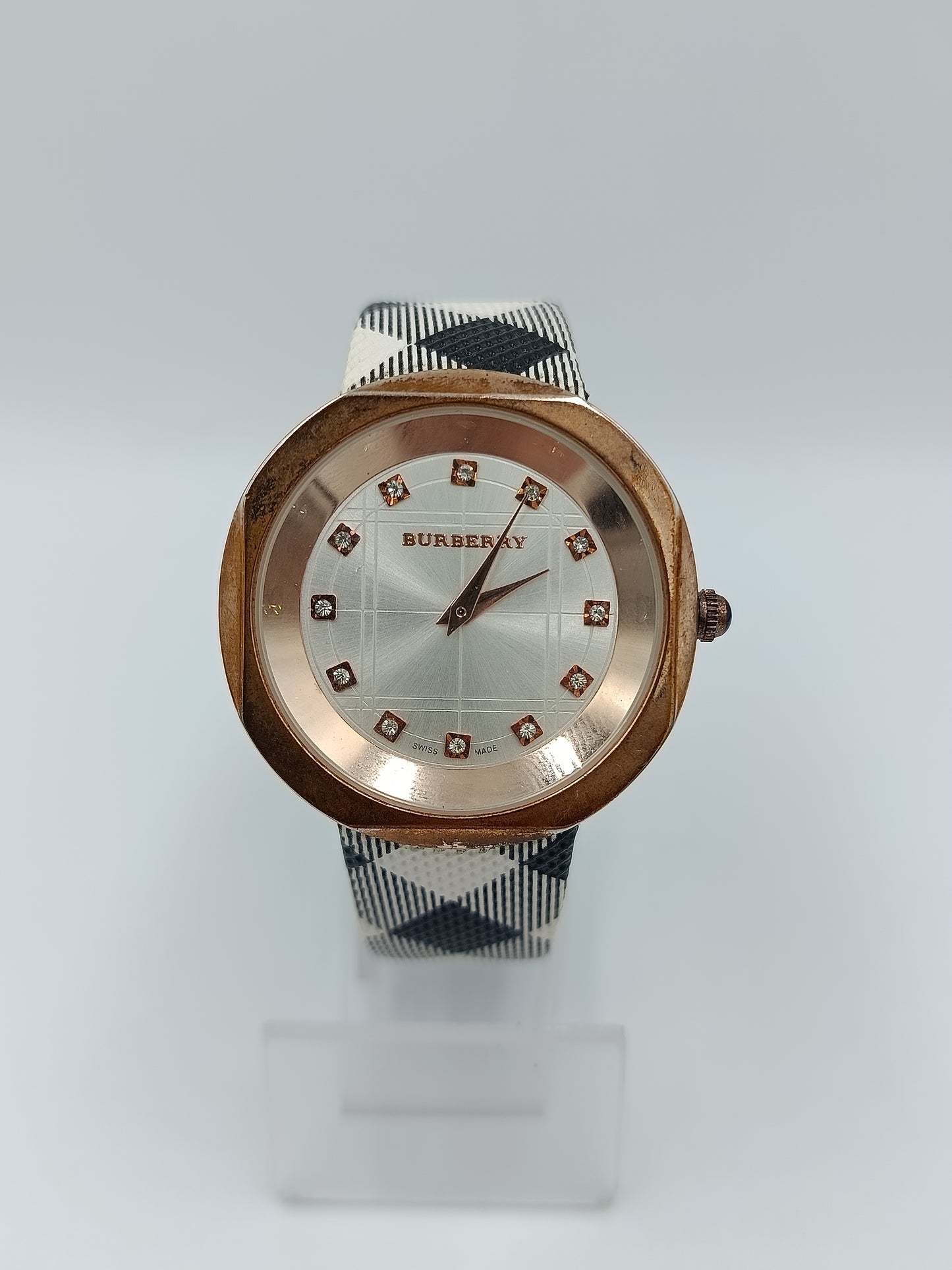 Damen Uhr Roségoldfarben mit kariertem Armband Strassbesatz
