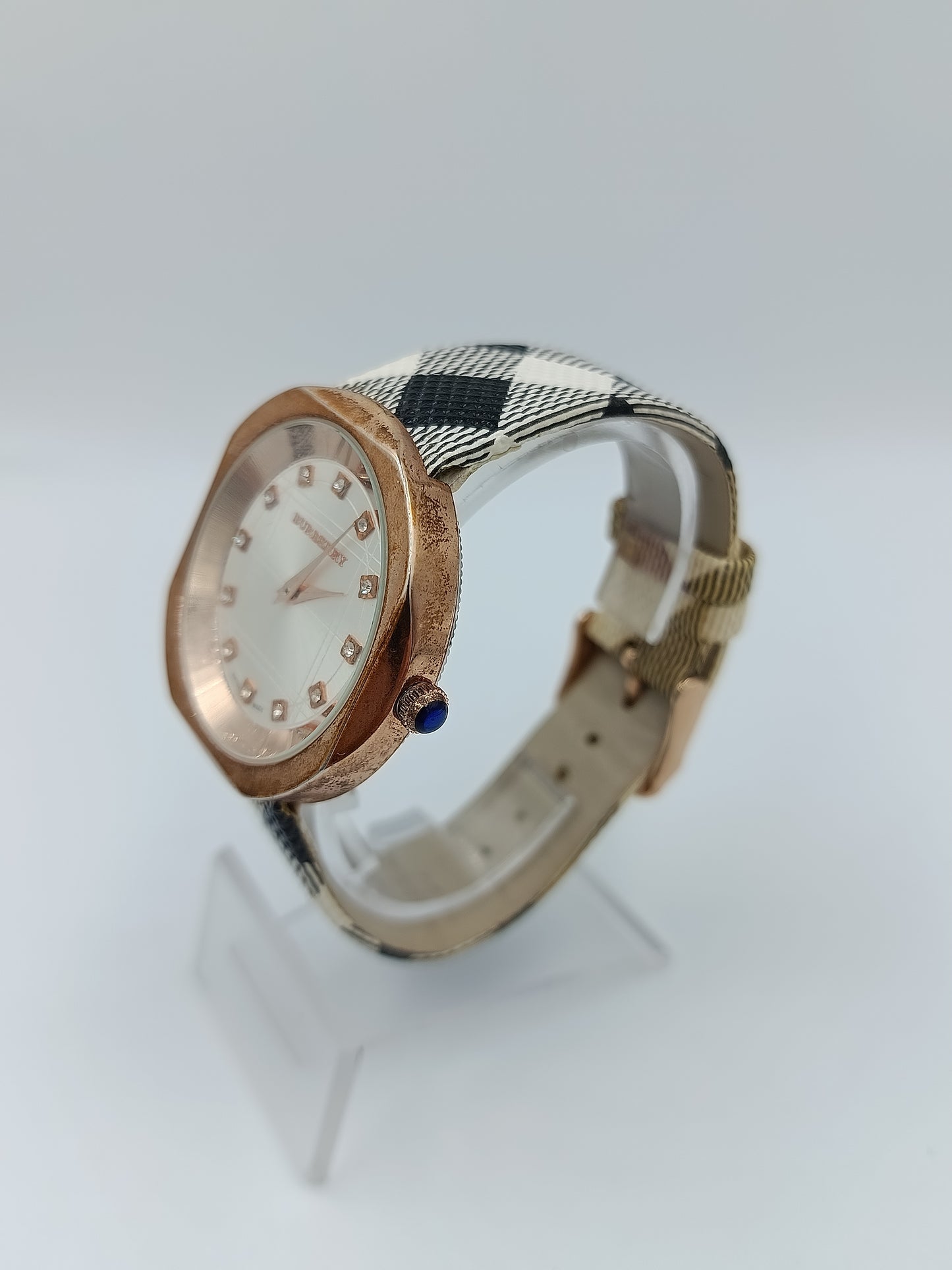 Damen Uhr Roségoldfarben mit kariertem Armband Strassbesatz