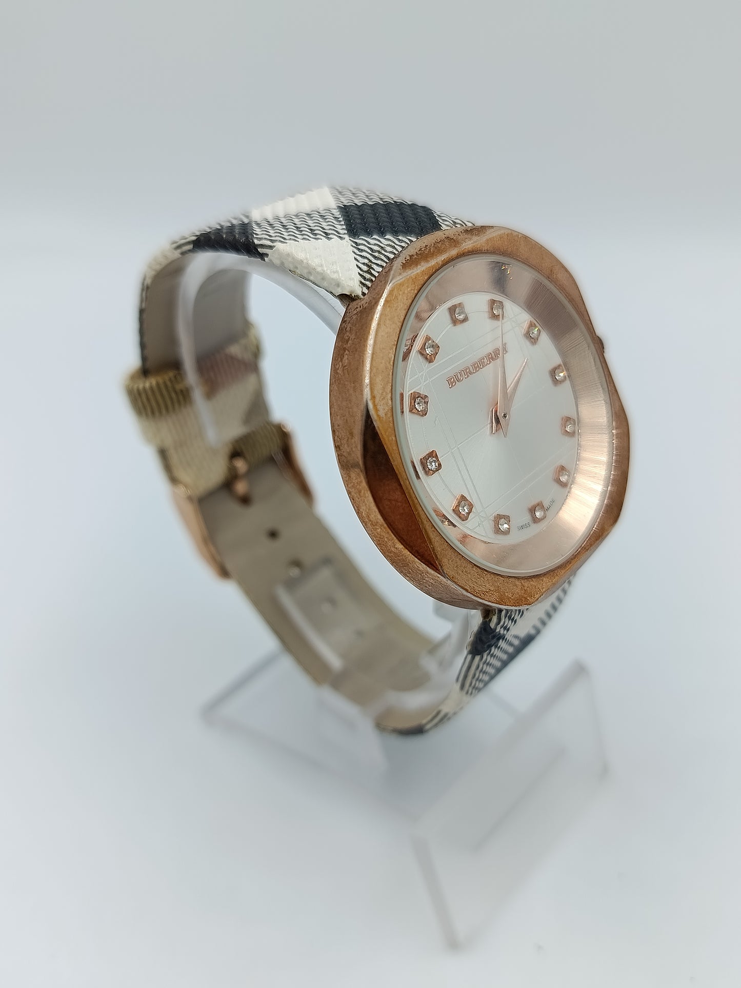 Damen Uhr Roségoldfarben mit kariertem Armband Strassbesatz