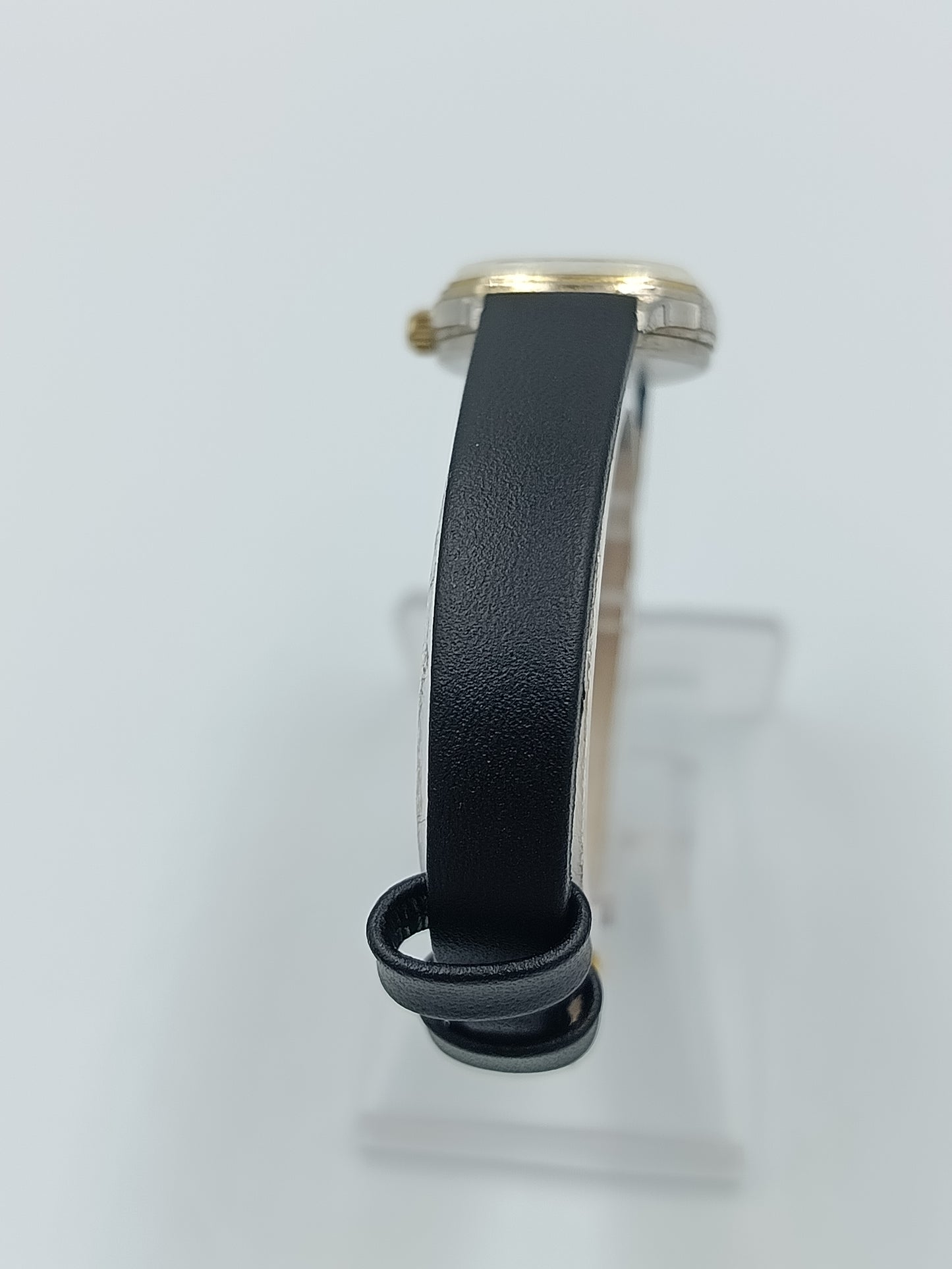 Damen Uhr Klassisch Schwarz Gold mit römischen Ziffern