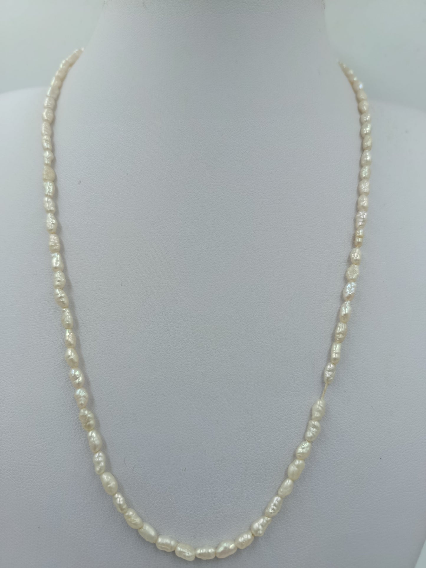 Zarte Süßwasserperlen Kette naturweiß 46 cm elegant