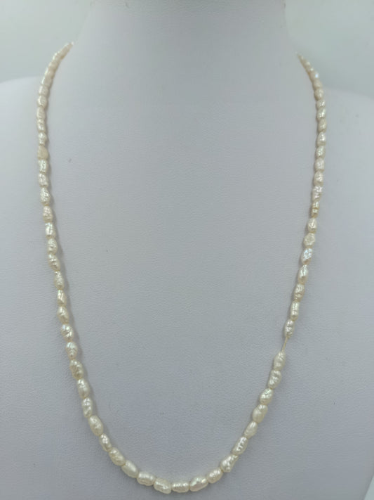Zarte Süßwasserperlen Kette naturweiß 46 cm elegant
