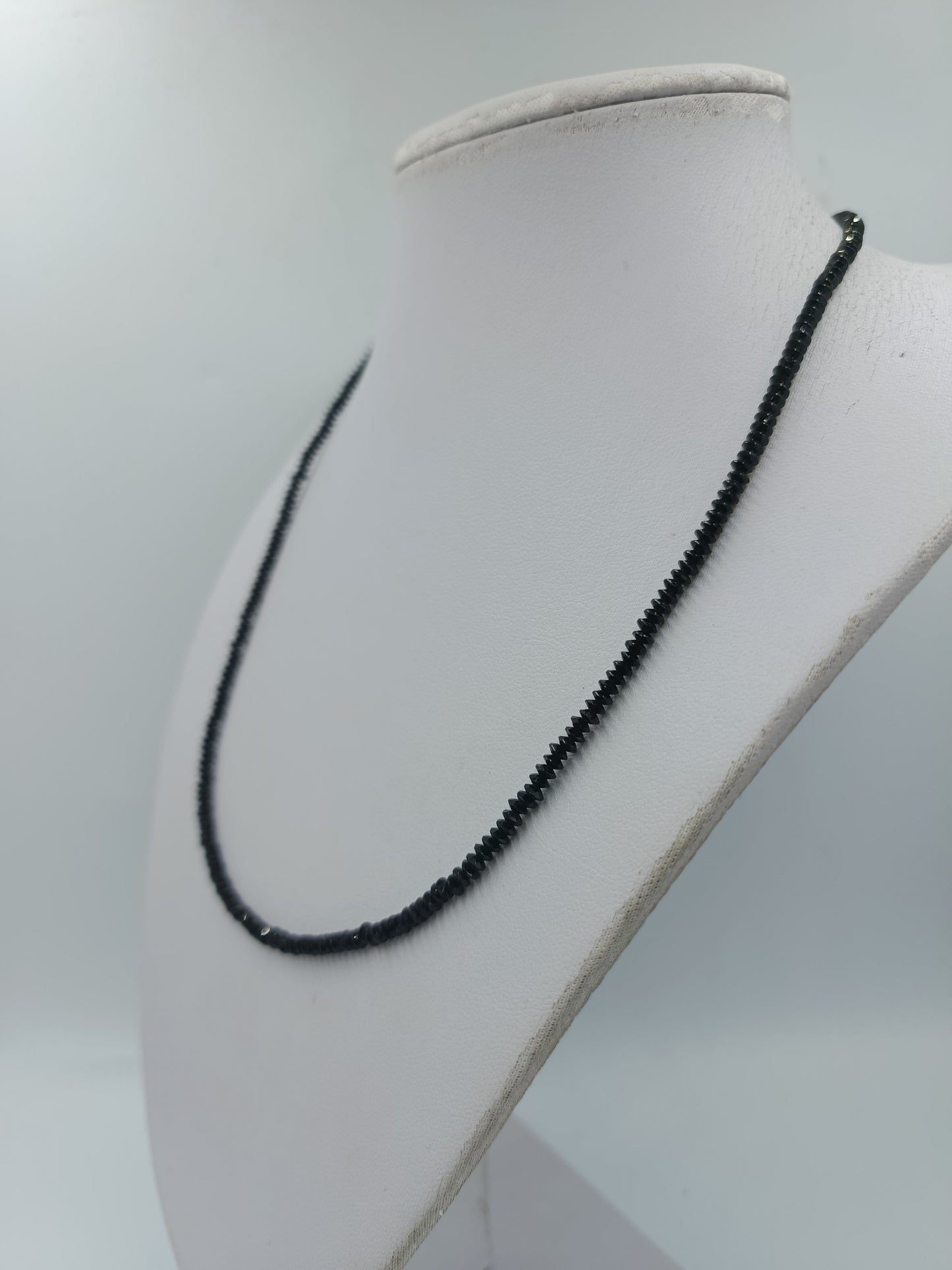 Elegante schwarze Spinell Kette facettiert 925 Silber 51 cm