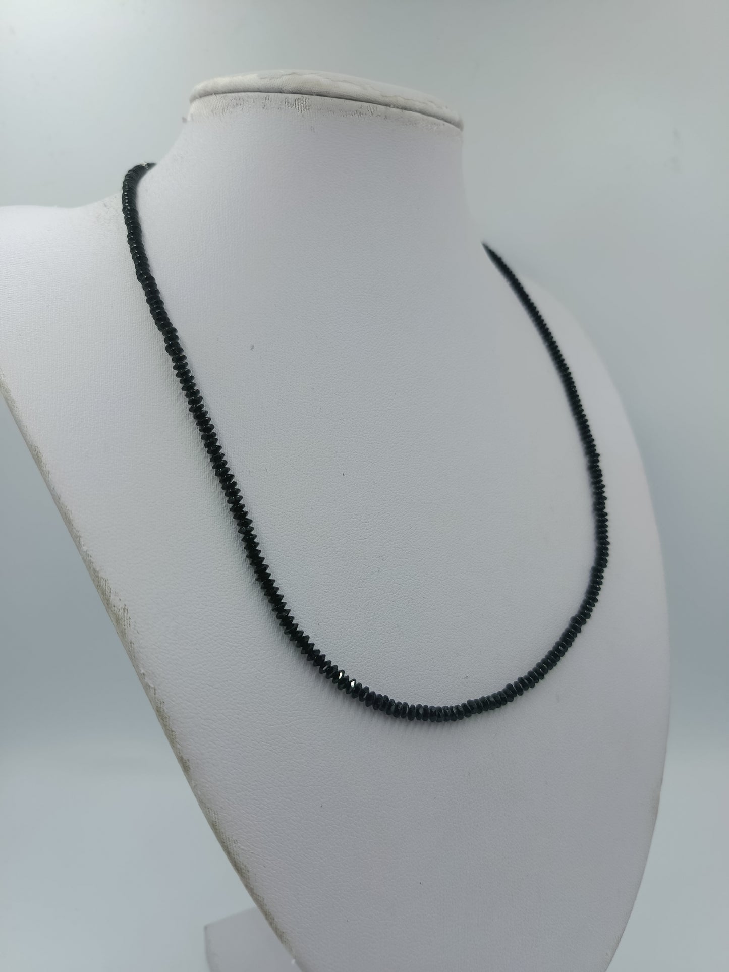 Elegante schwarze Spinell Kette facettiert 925 Silber 51 cm