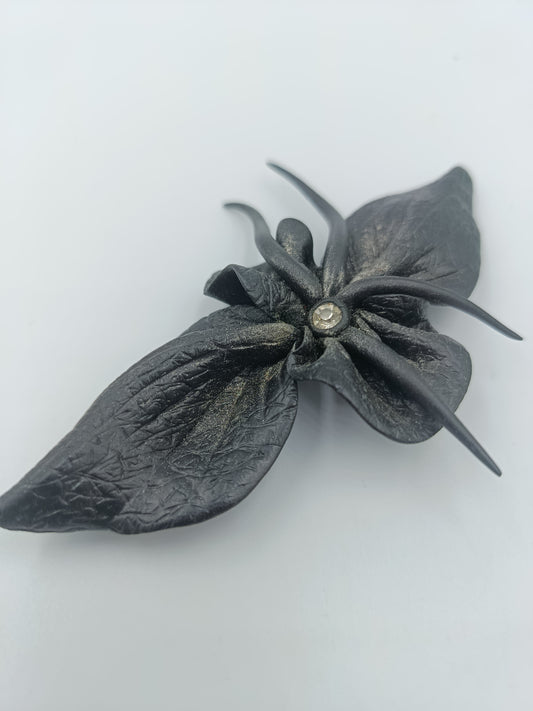 Vintage Brosche Blume schwarz matt mit Strassstein 11 cm