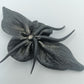 Vintage Brosche Blume schwarz matt mit Strassstein 11 cm