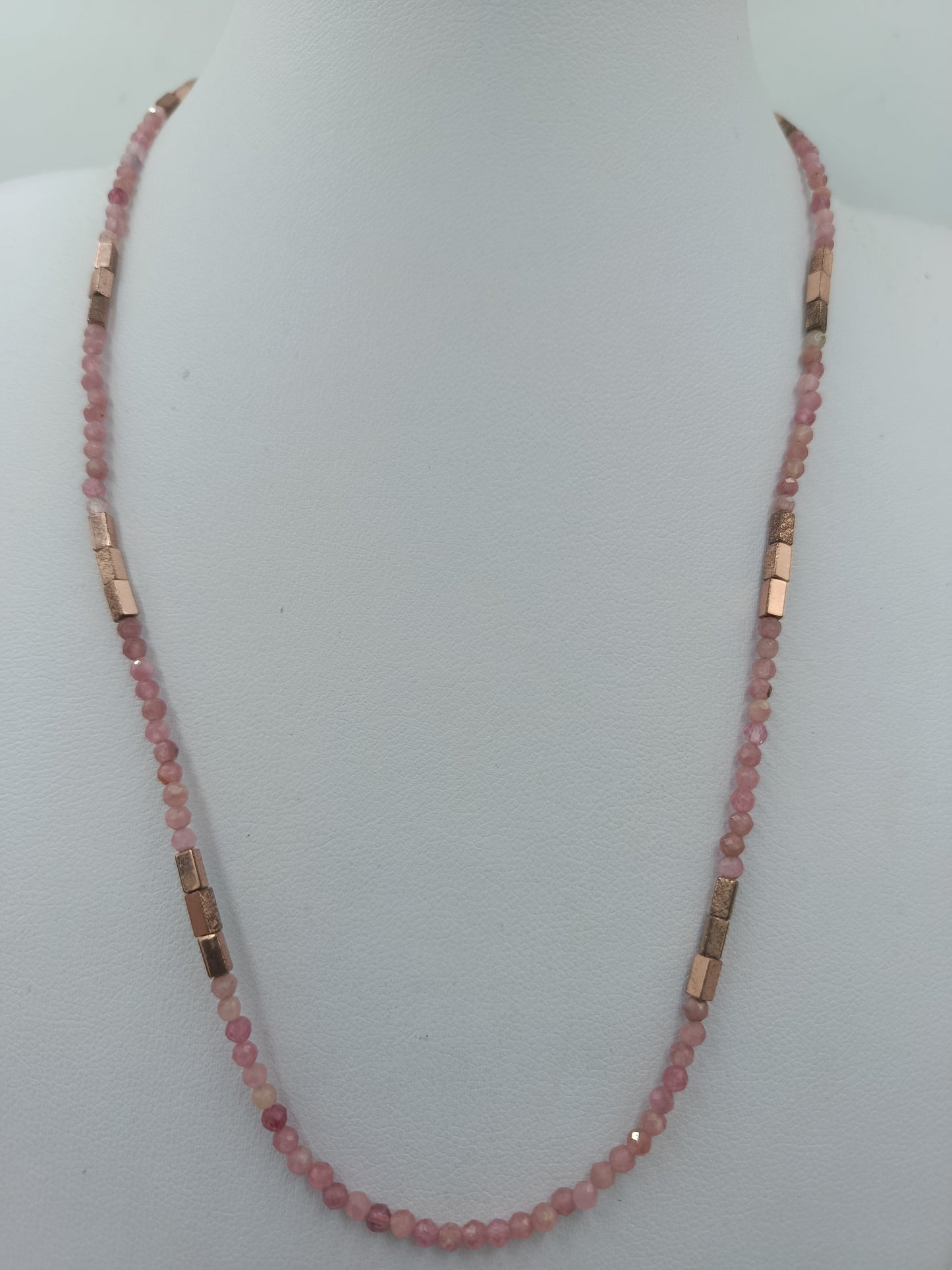 Zarte Edelstein Kette rosa mit 925 Silber vergoldet 51 cm