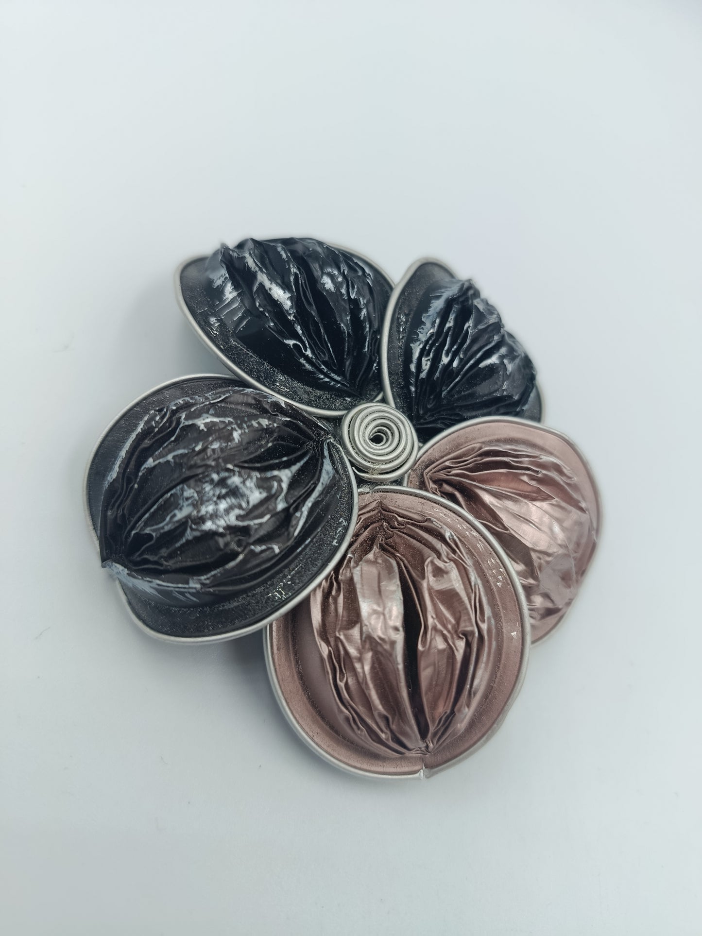 Große Vintage Brosche Blume Metall Emaille Schwarz Rosa Statement Schmuck