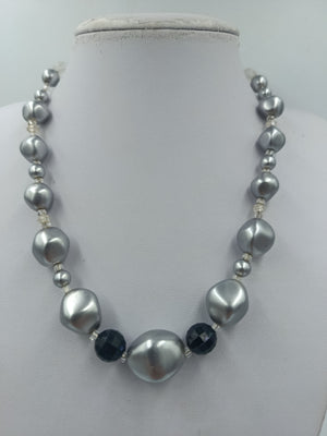 Vintage Perlenkette silber grau mit Facettperlen elegant klassische Halskette
