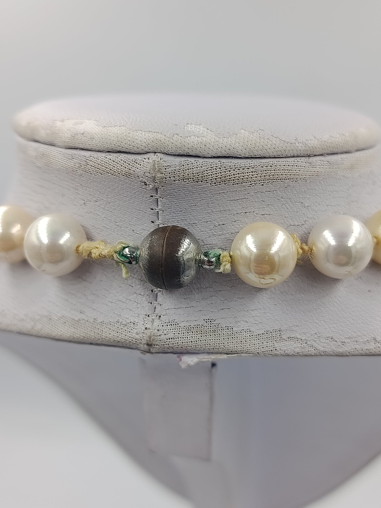 Große Perlenkette multicolor creme gold grau 47 cm Statement Kette