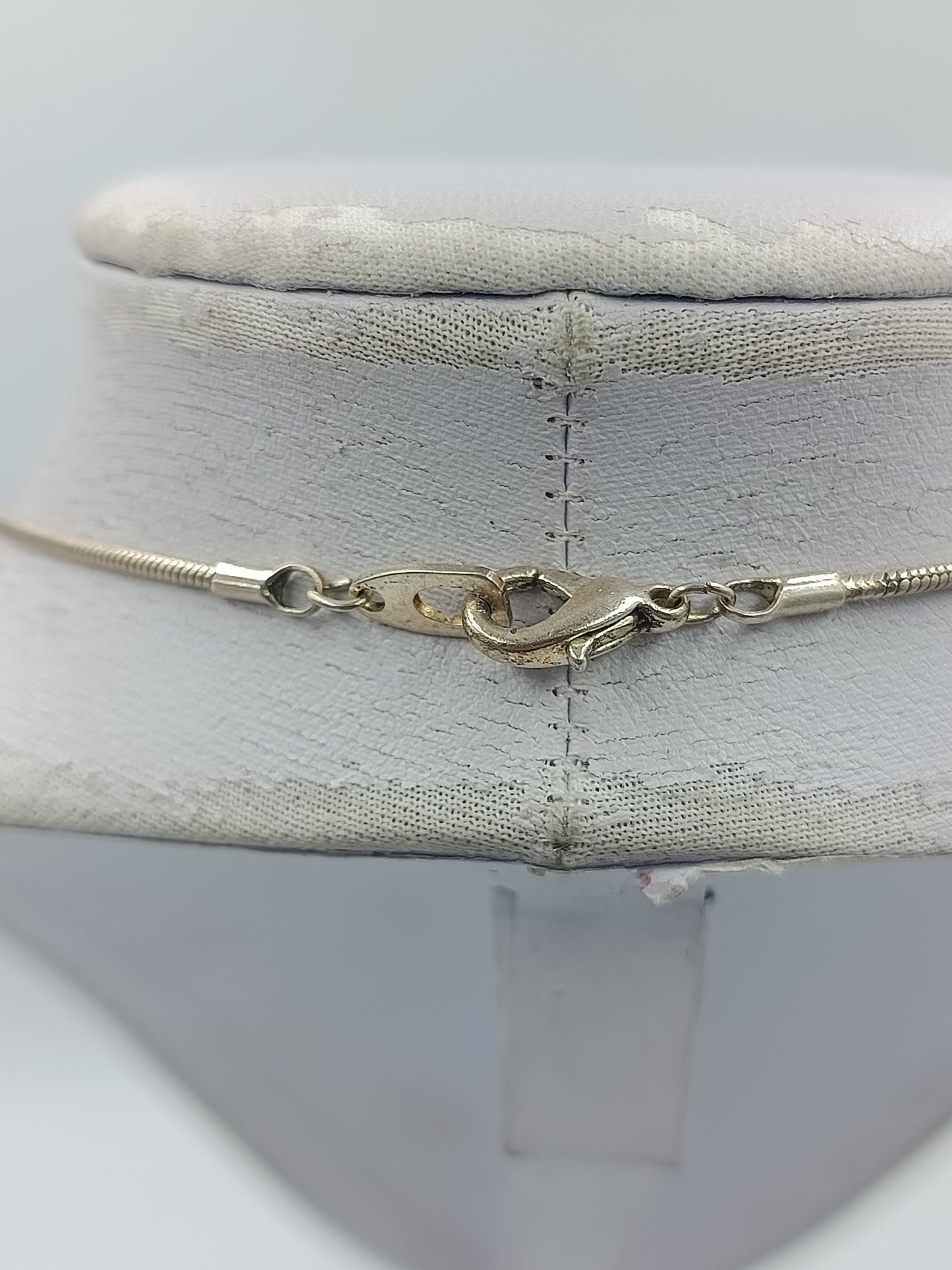 Vintage Kette mit Emaille Anhänger lila gold rosa 45 cm Retro Schmuck