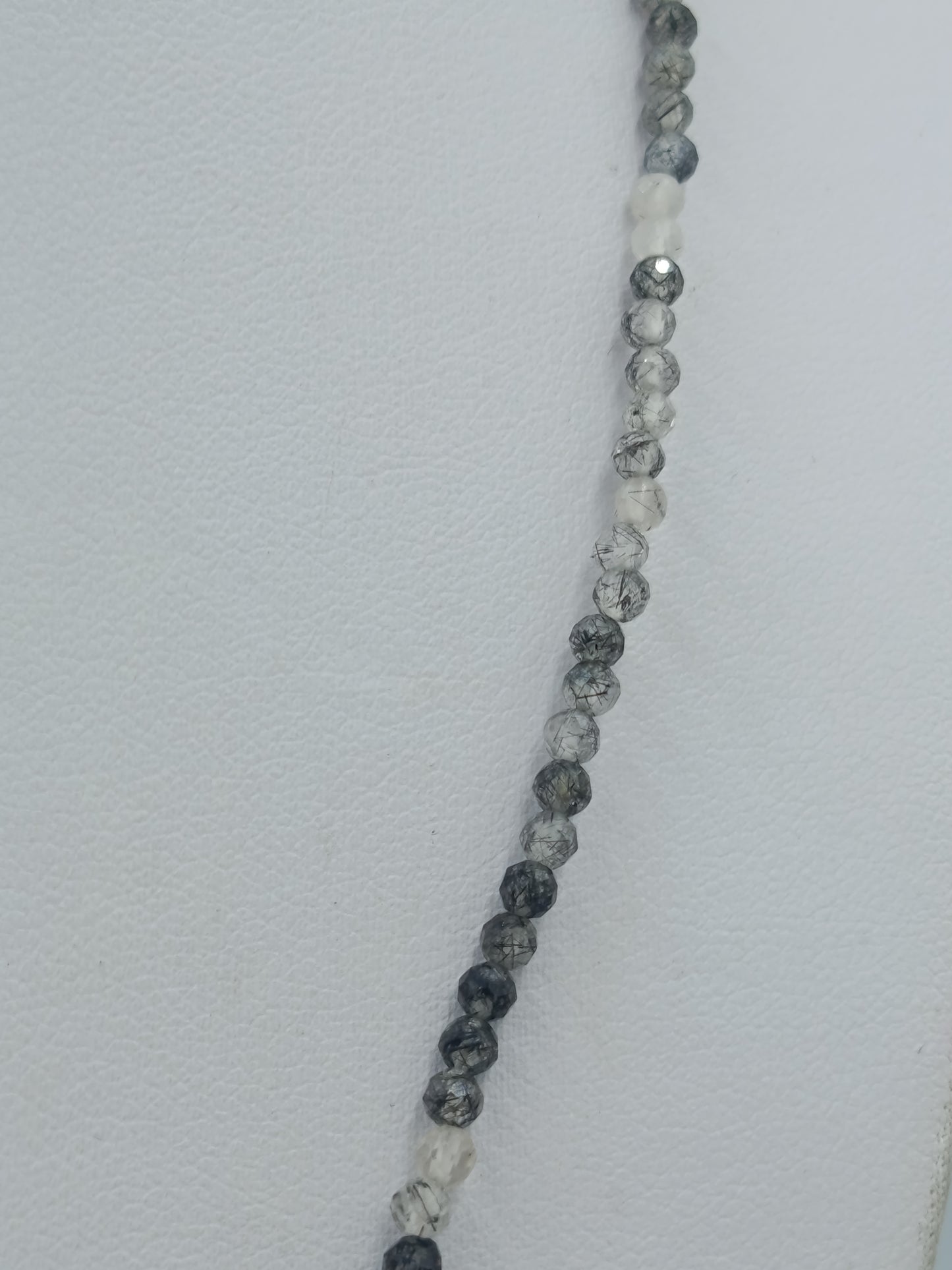 Feine Kette mit grauen facettierten Steinen 925 Silber Verschluss 50 cm elegant