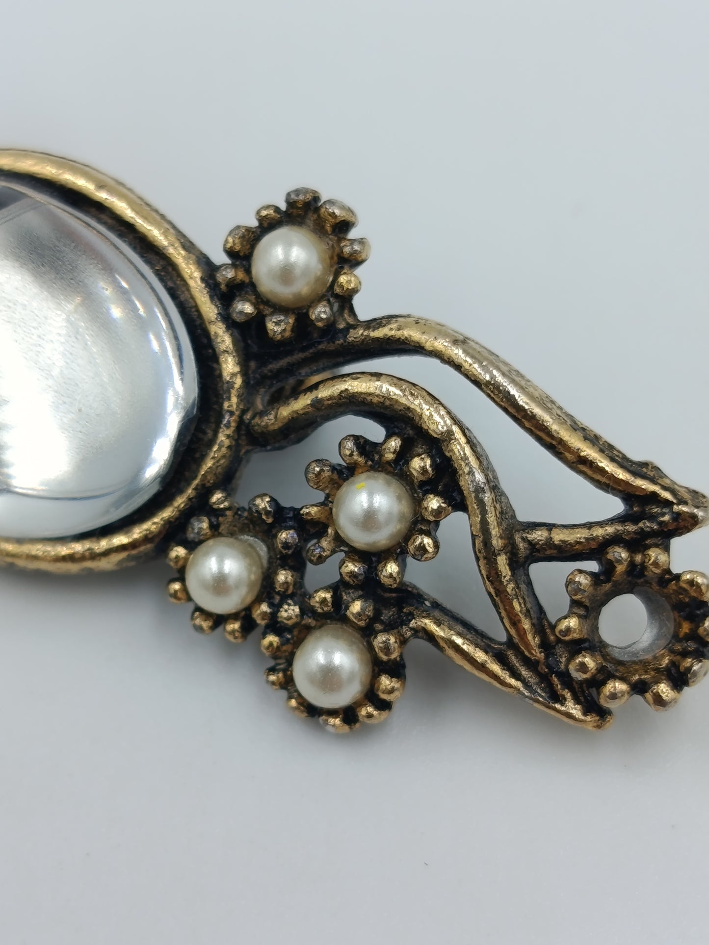 Vintage Brosche Goldfarben mit Glasstein Perlen Antik Stil