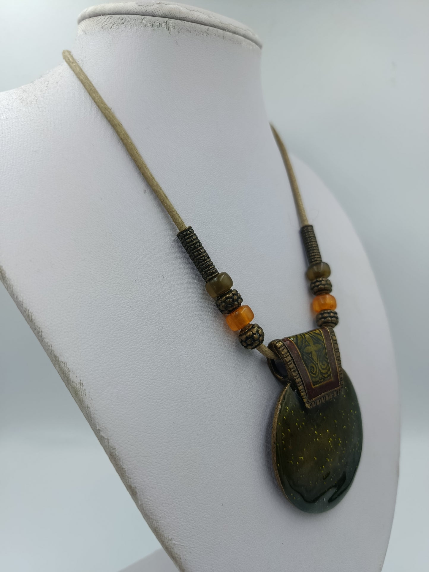 Statement Kette mit großem Anhänger Grün Ethno  Boho Stil