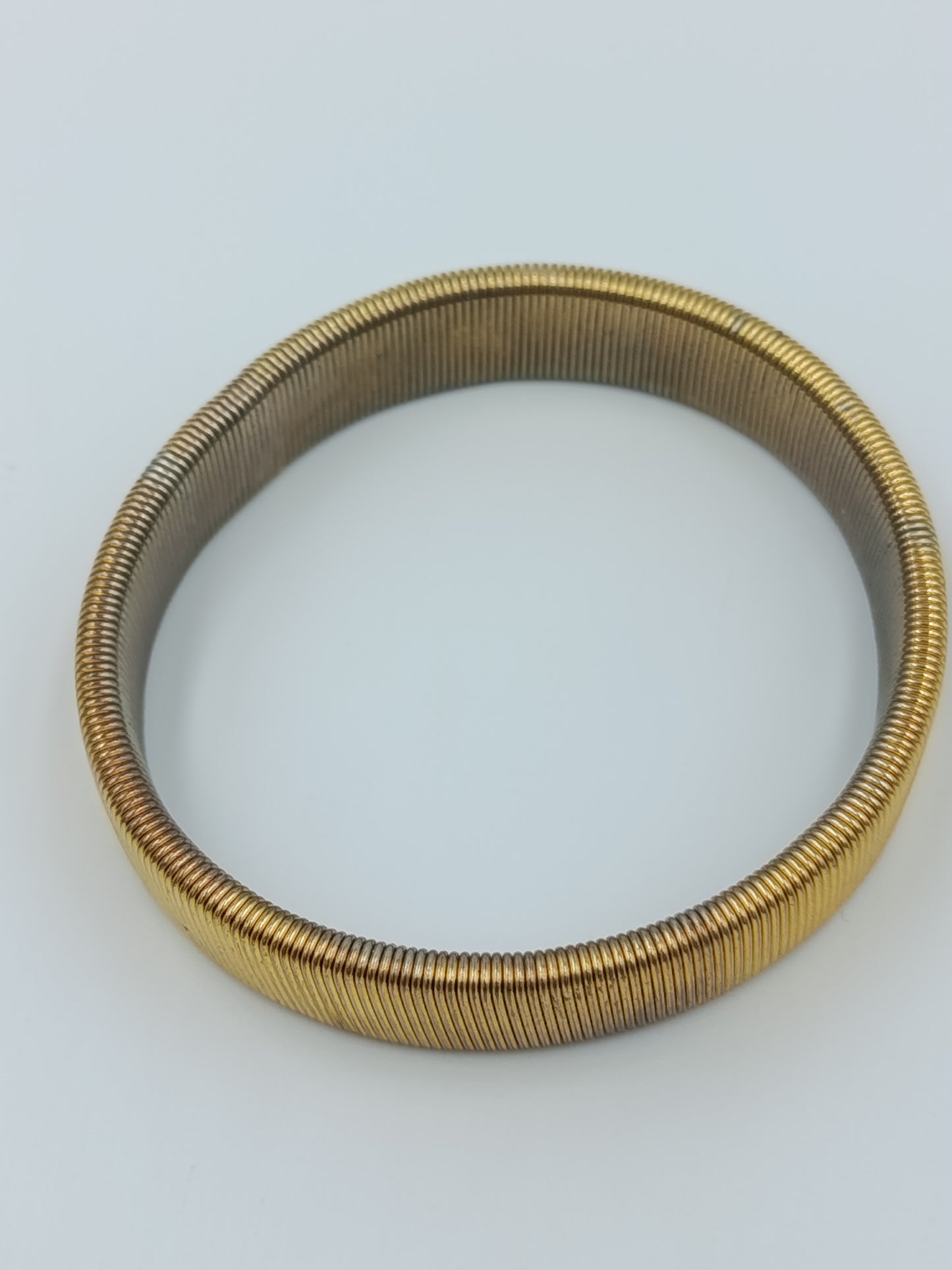 Goldfarbenes Stretch Armband Vintage Armreif flexibel gerippt